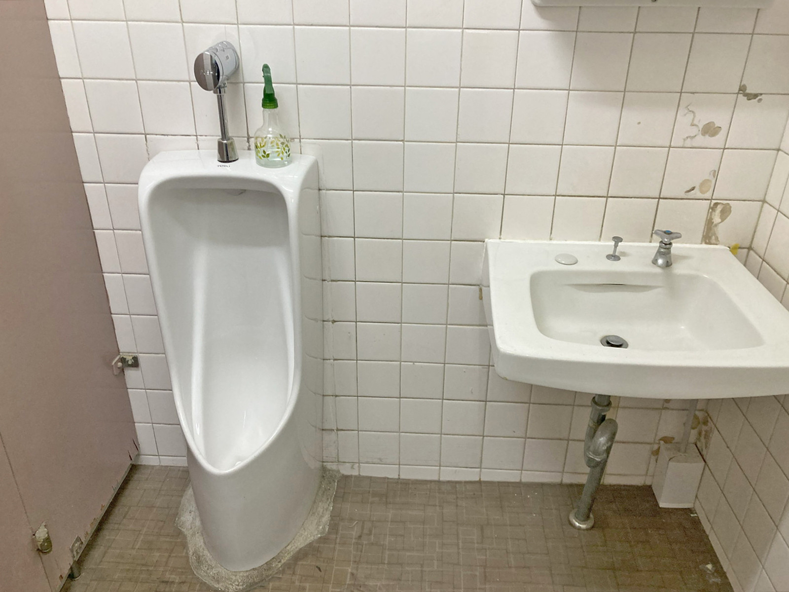 男性用トイレ