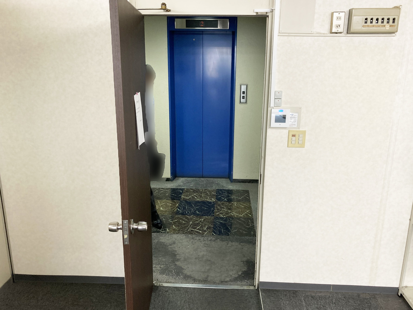 貸室出入口