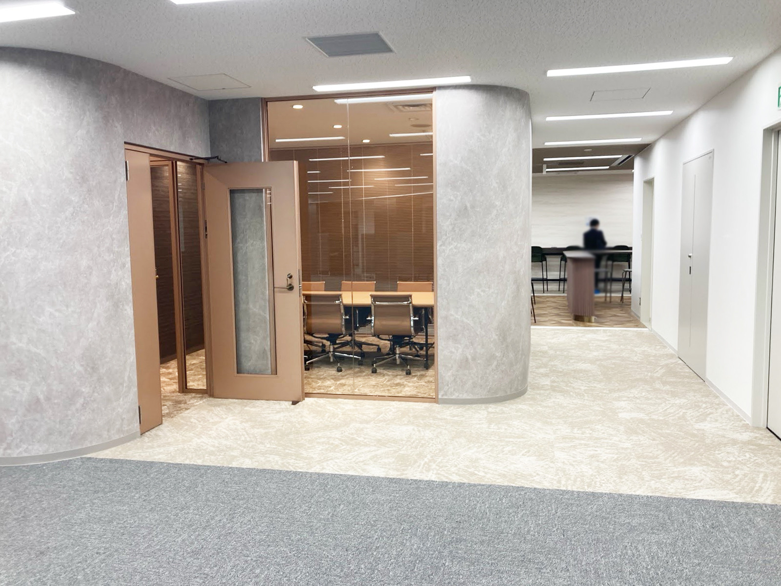 別角度の様子