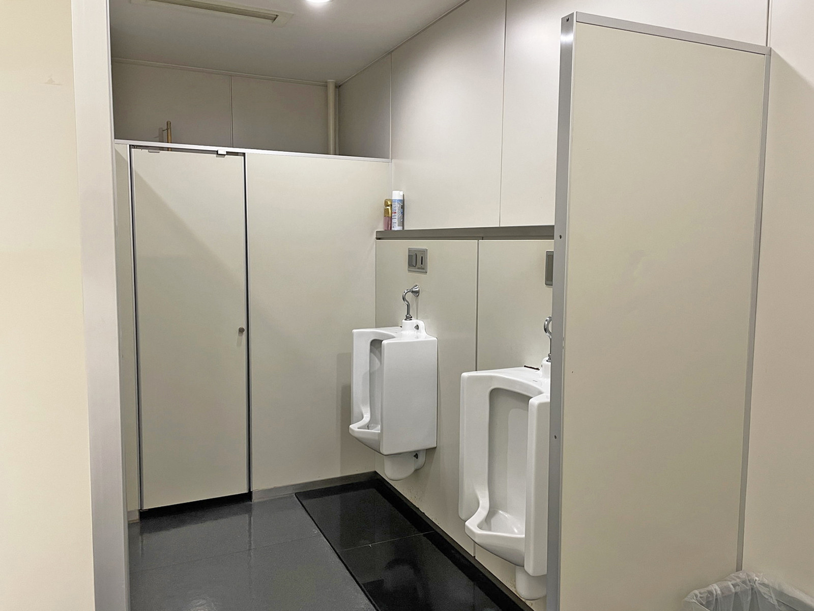 男性用トイレ