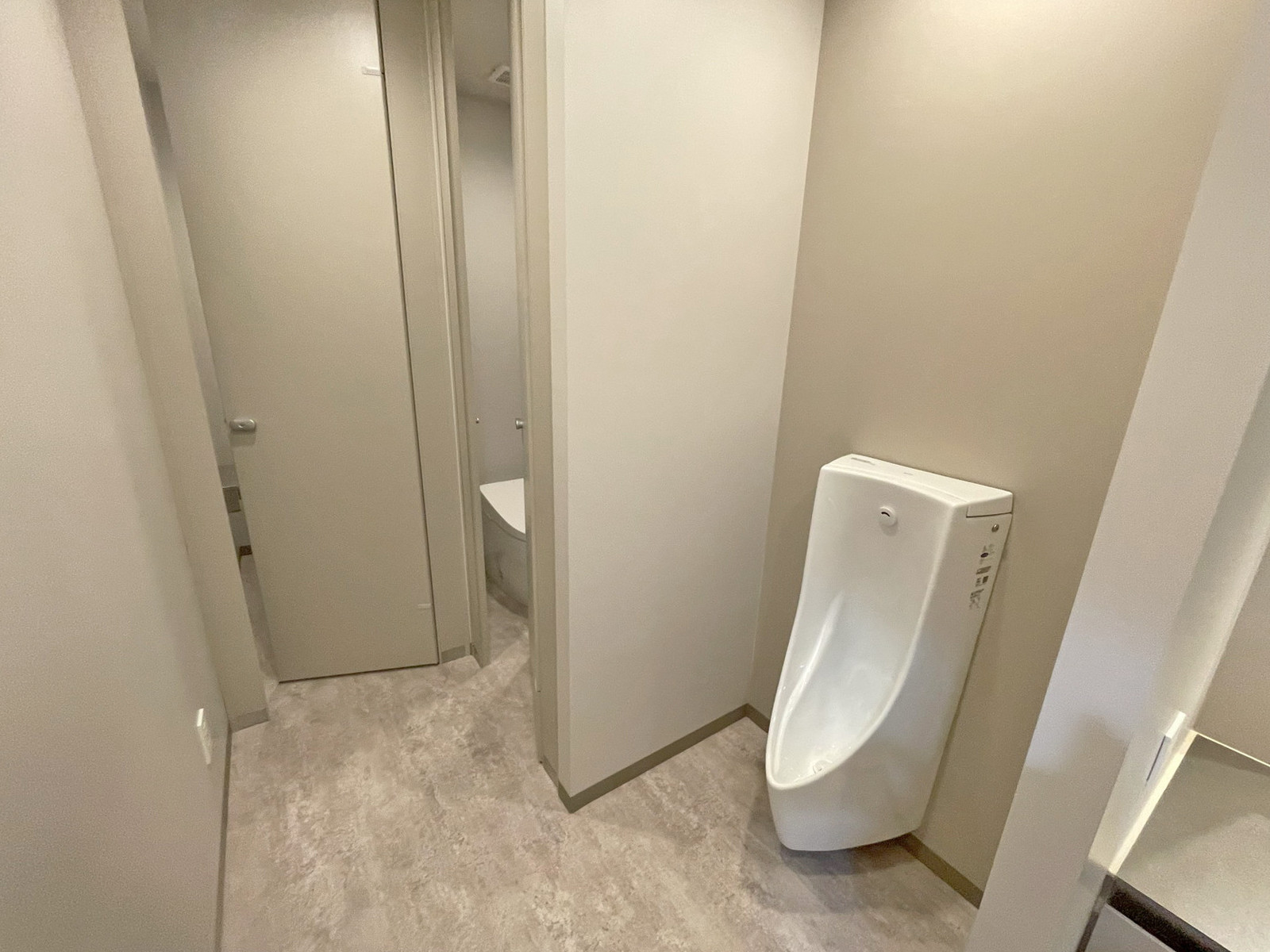 男性用トイレ