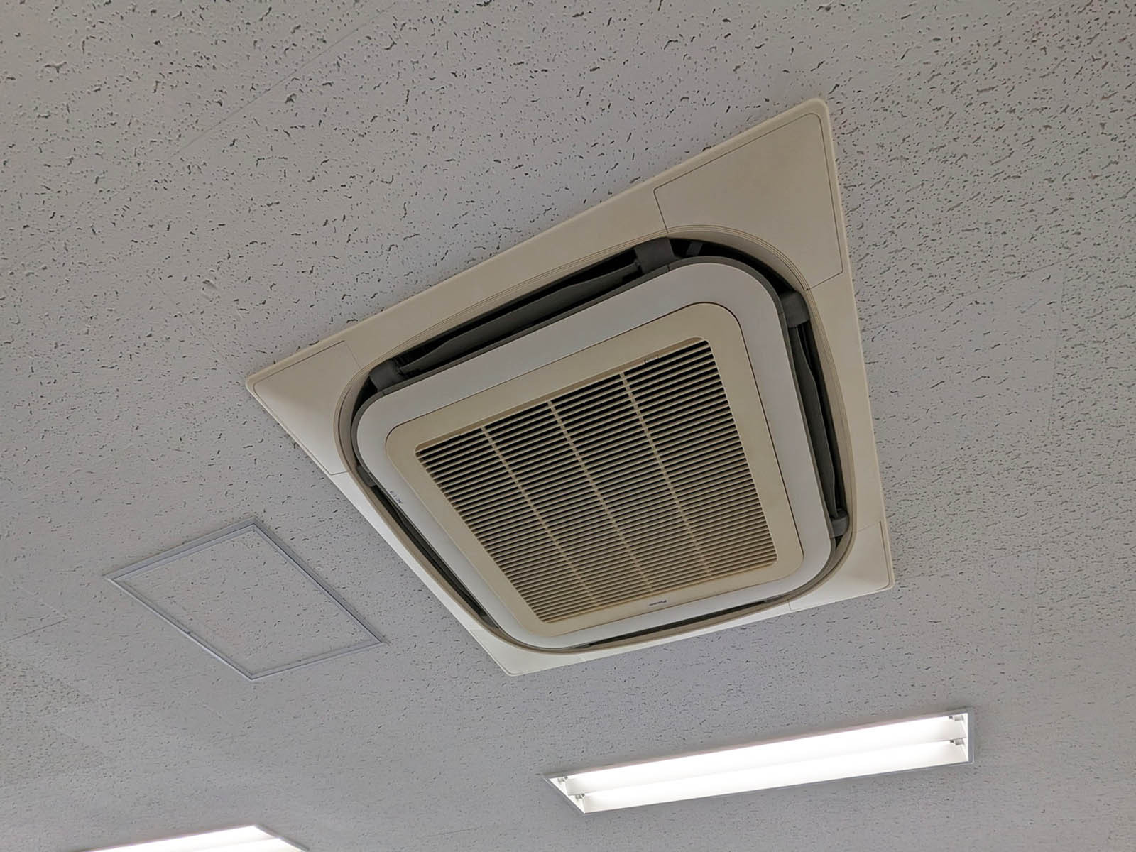 空調