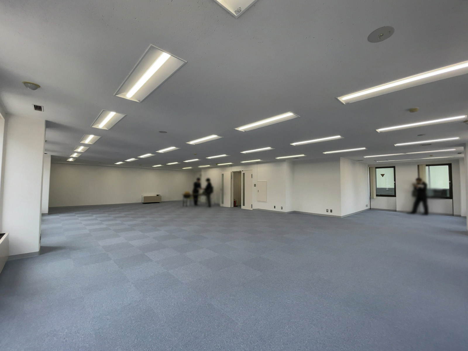 オフィスビル出入口（9階・約49坪）