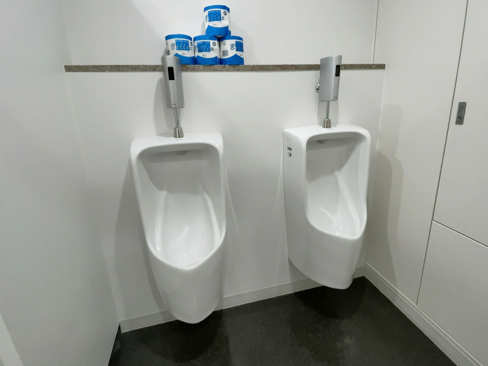 男性用トイレ