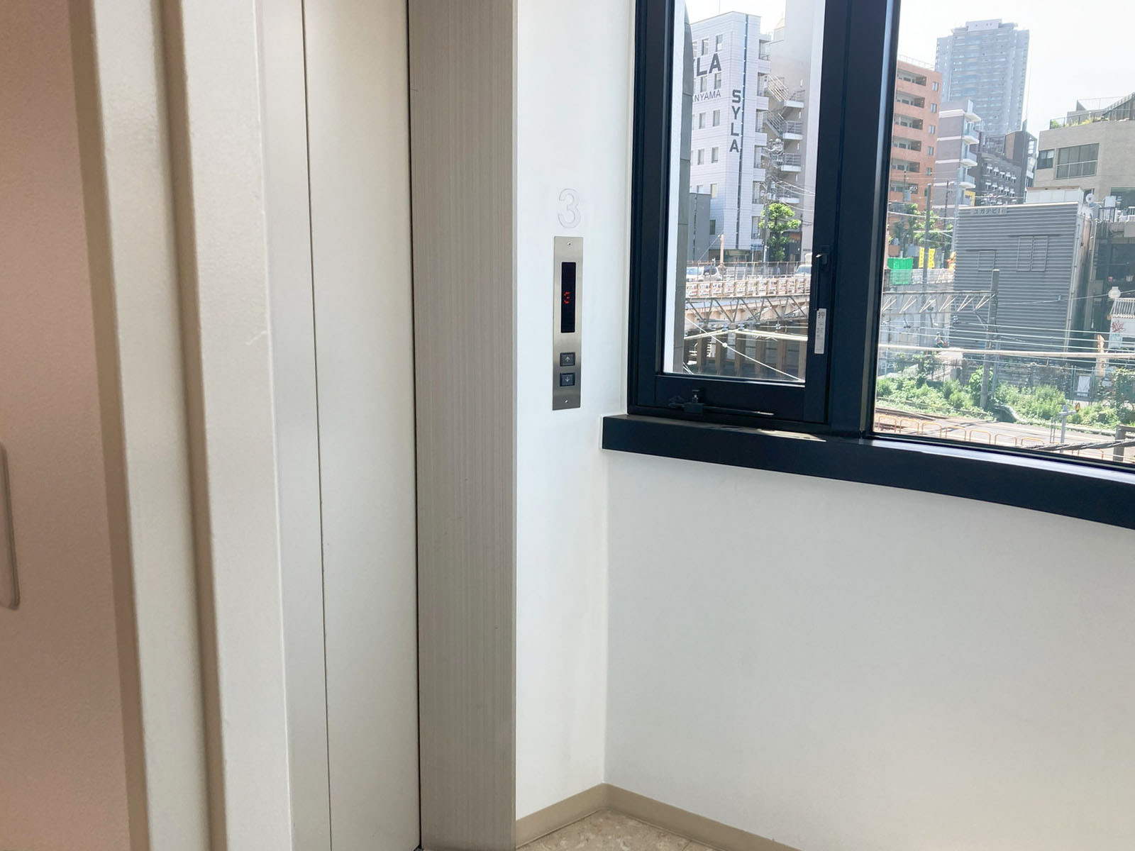 エレベーターホール