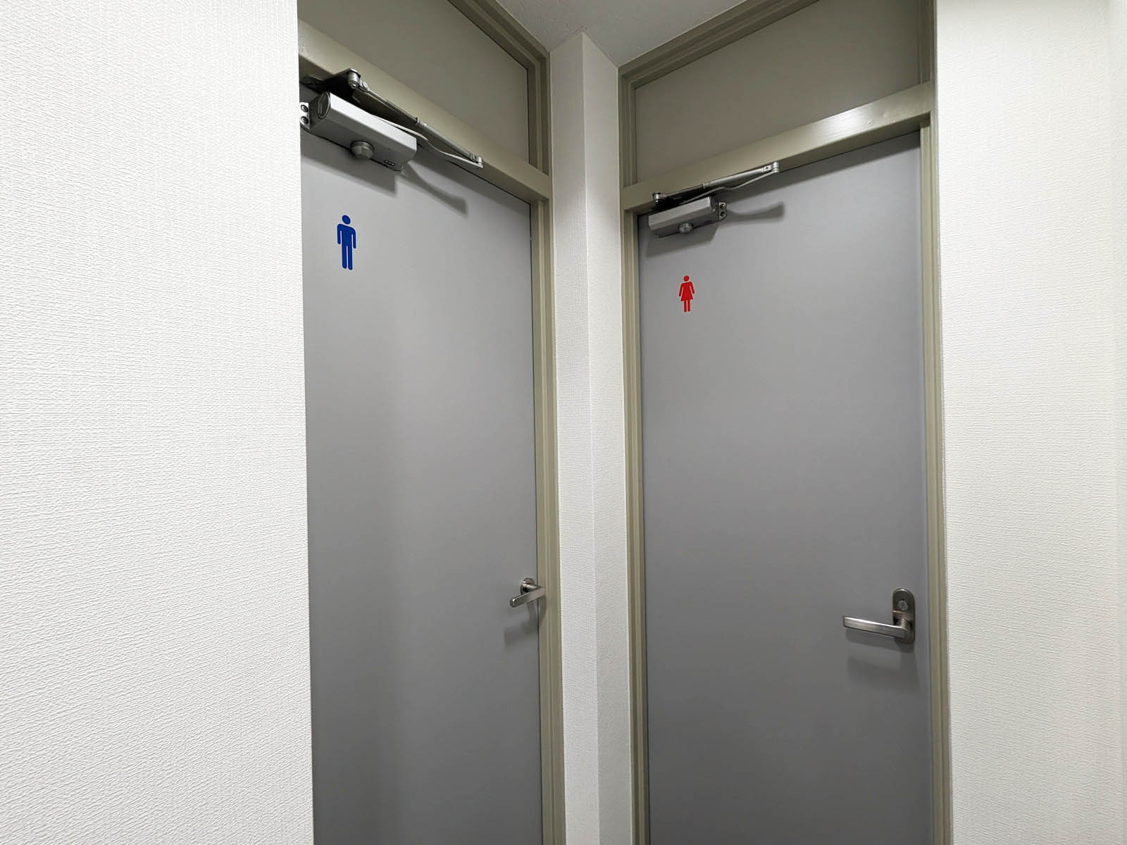 トイレ出入口