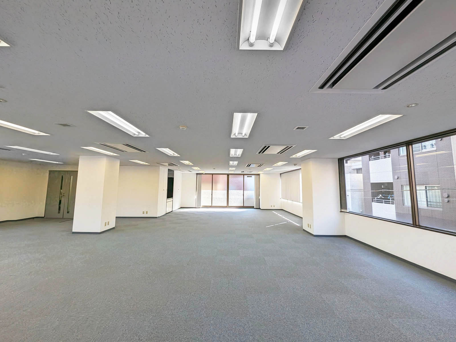 貸室奥側