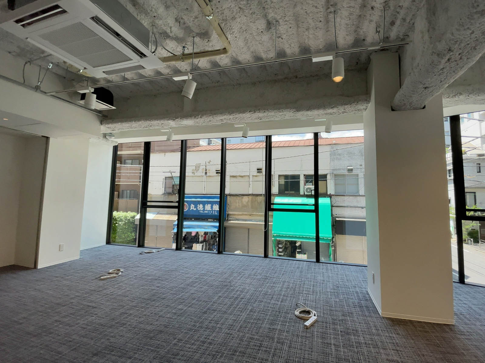窓際の様子