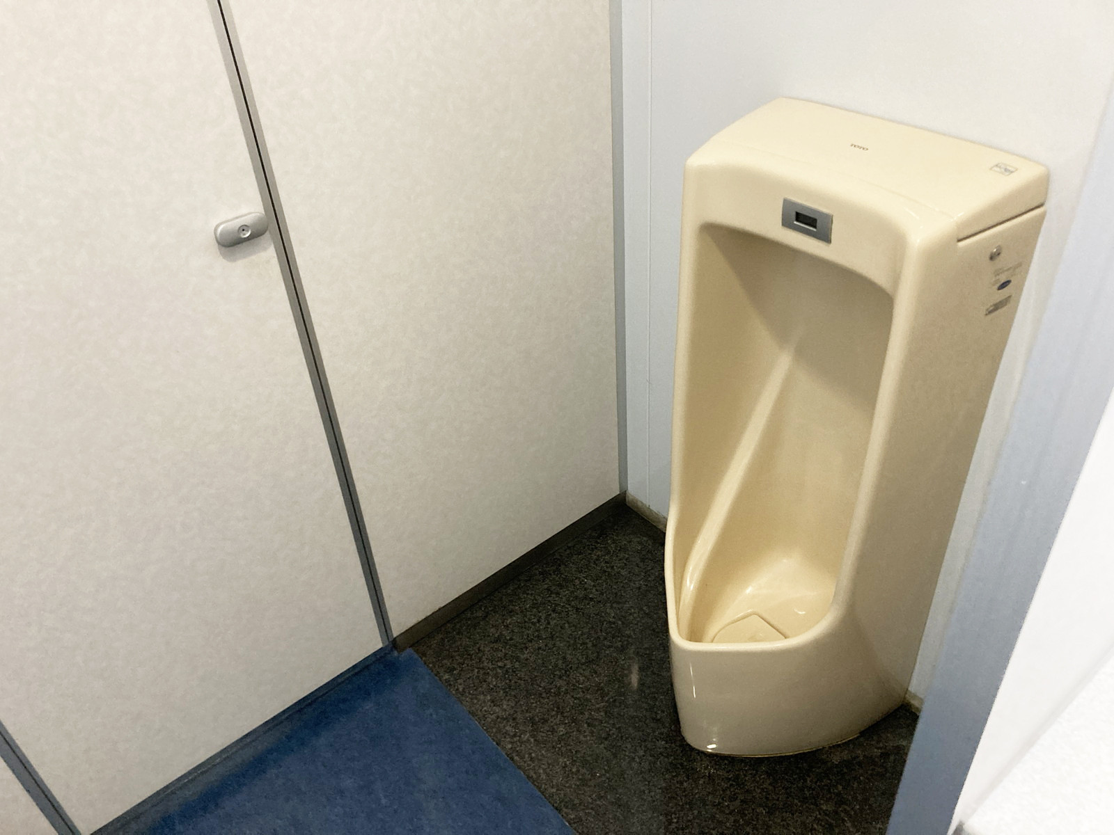 男性用トイレ