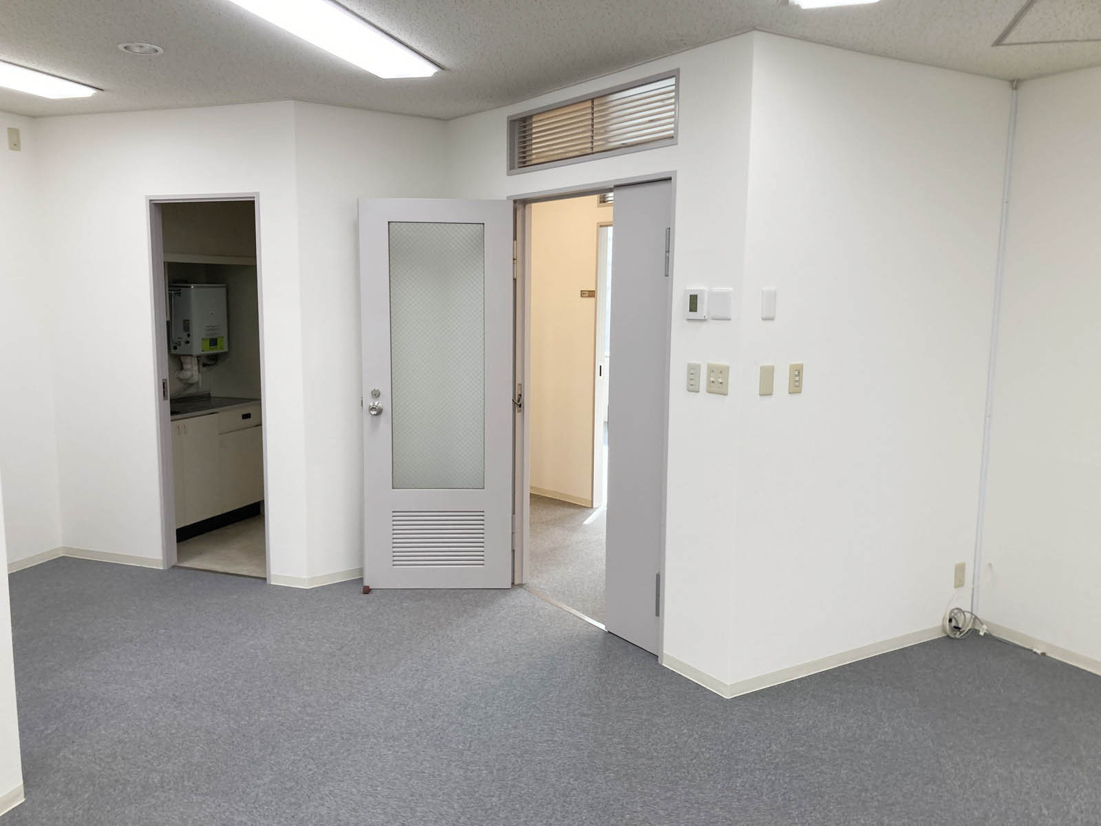 貸室出入口