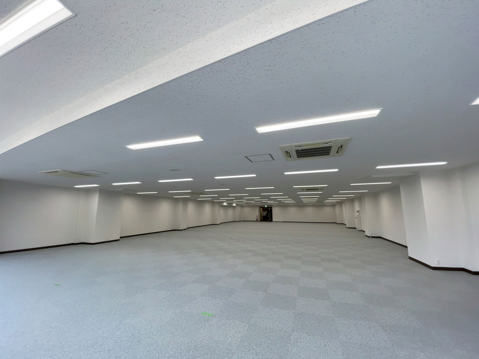 オフィス室内参考画像(7階・約101坪)