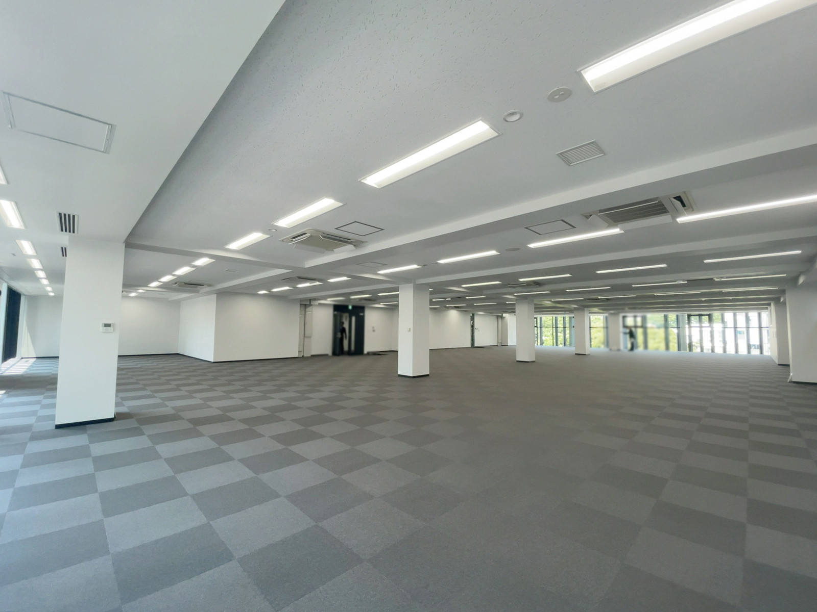 オフィス室内参考画像（8階・約143坪）