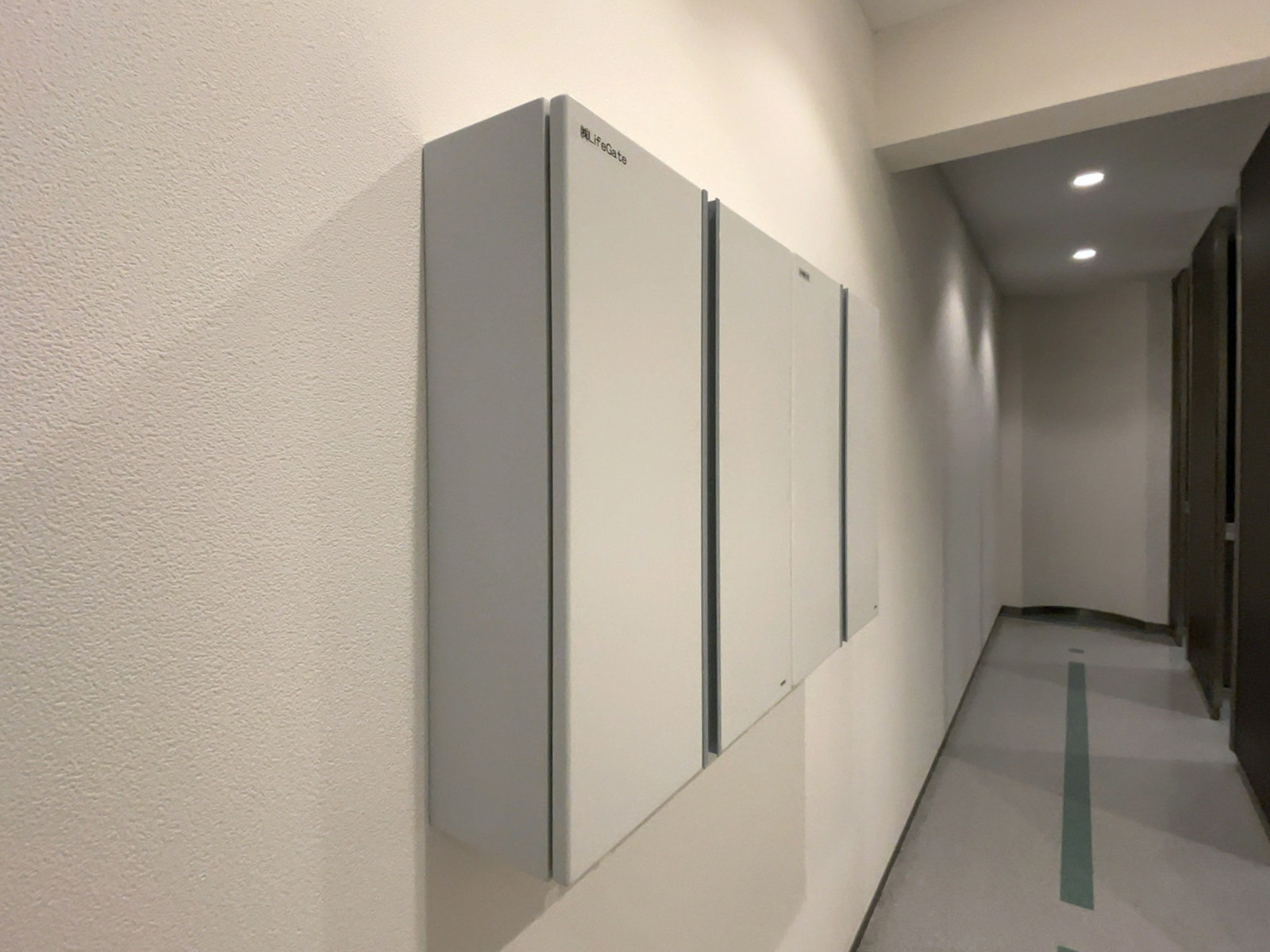 女性用トイレの小物入れ