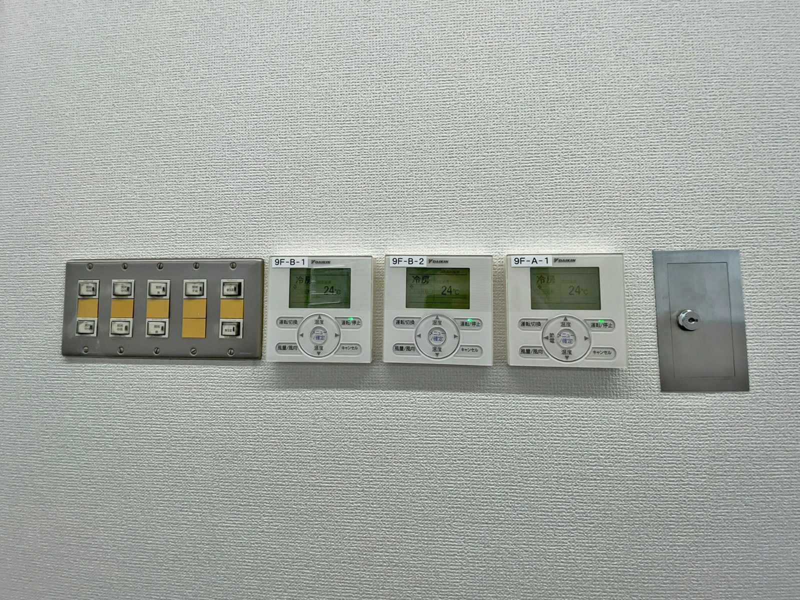 スイッチ類