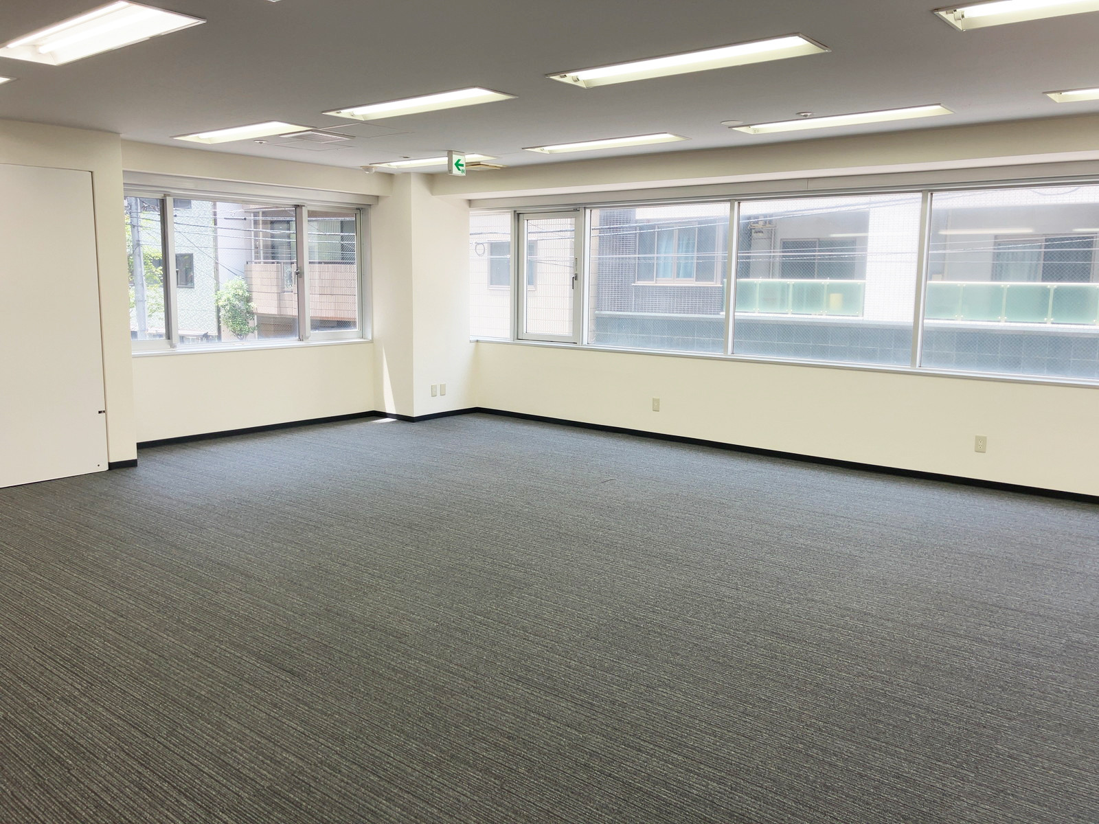 オフィス室内参考画像