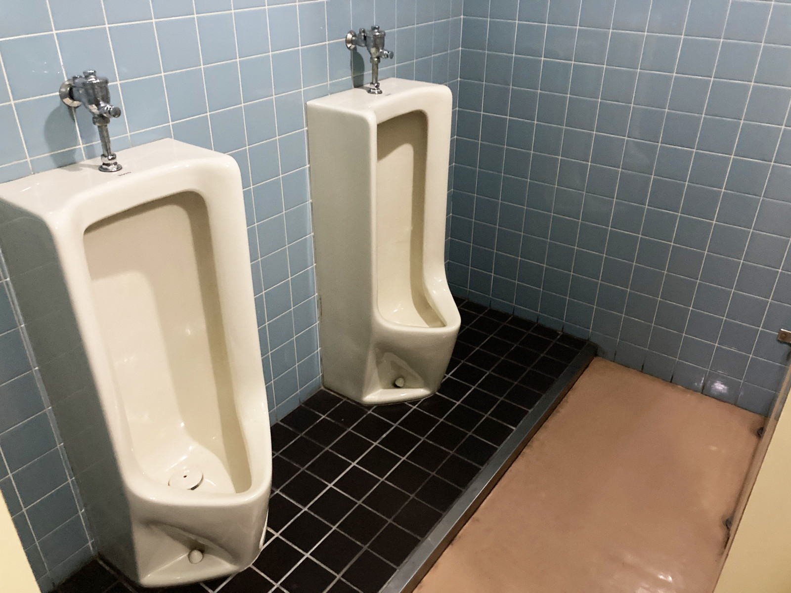 男性用トイレ