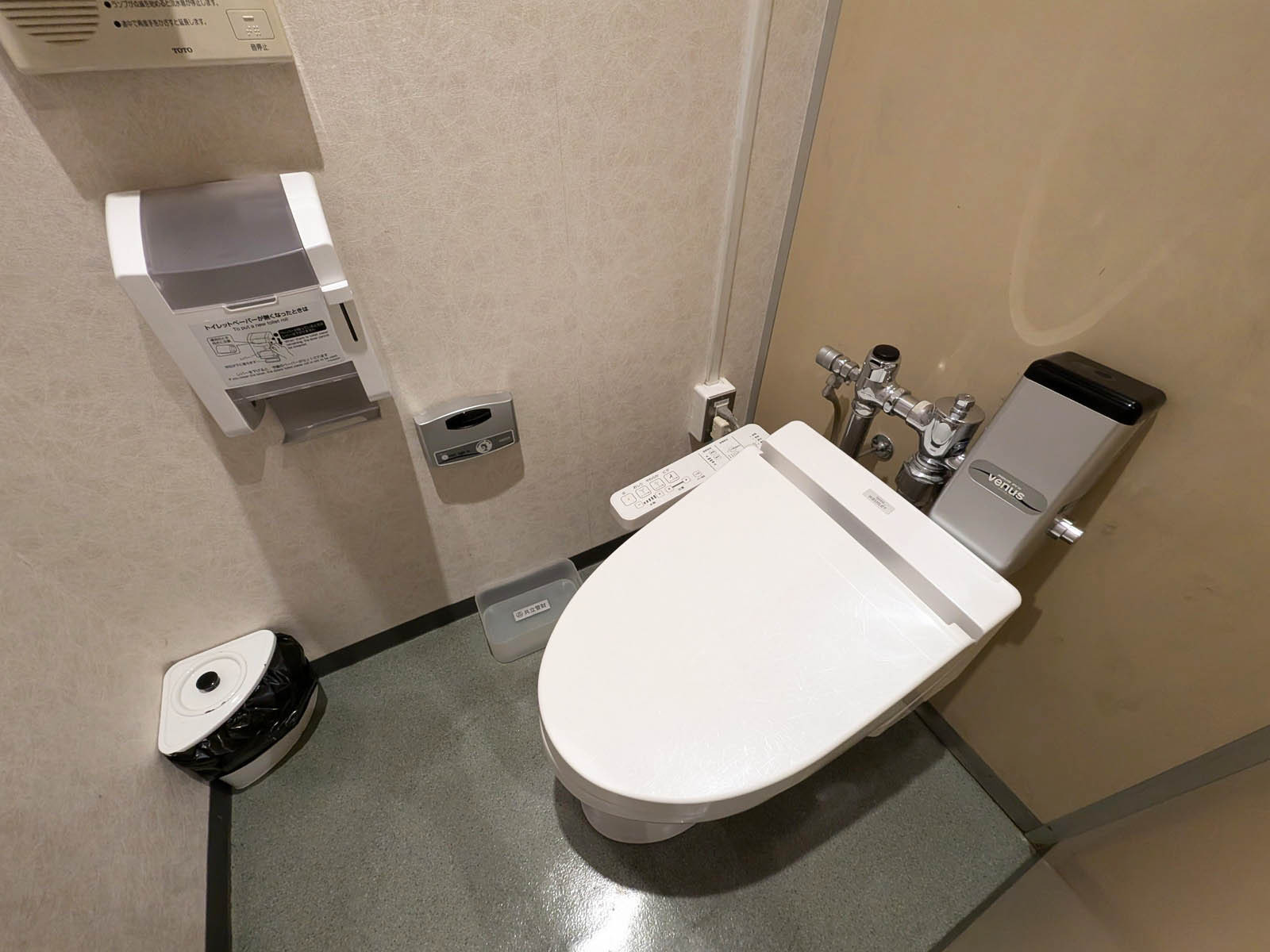 個室トイレ