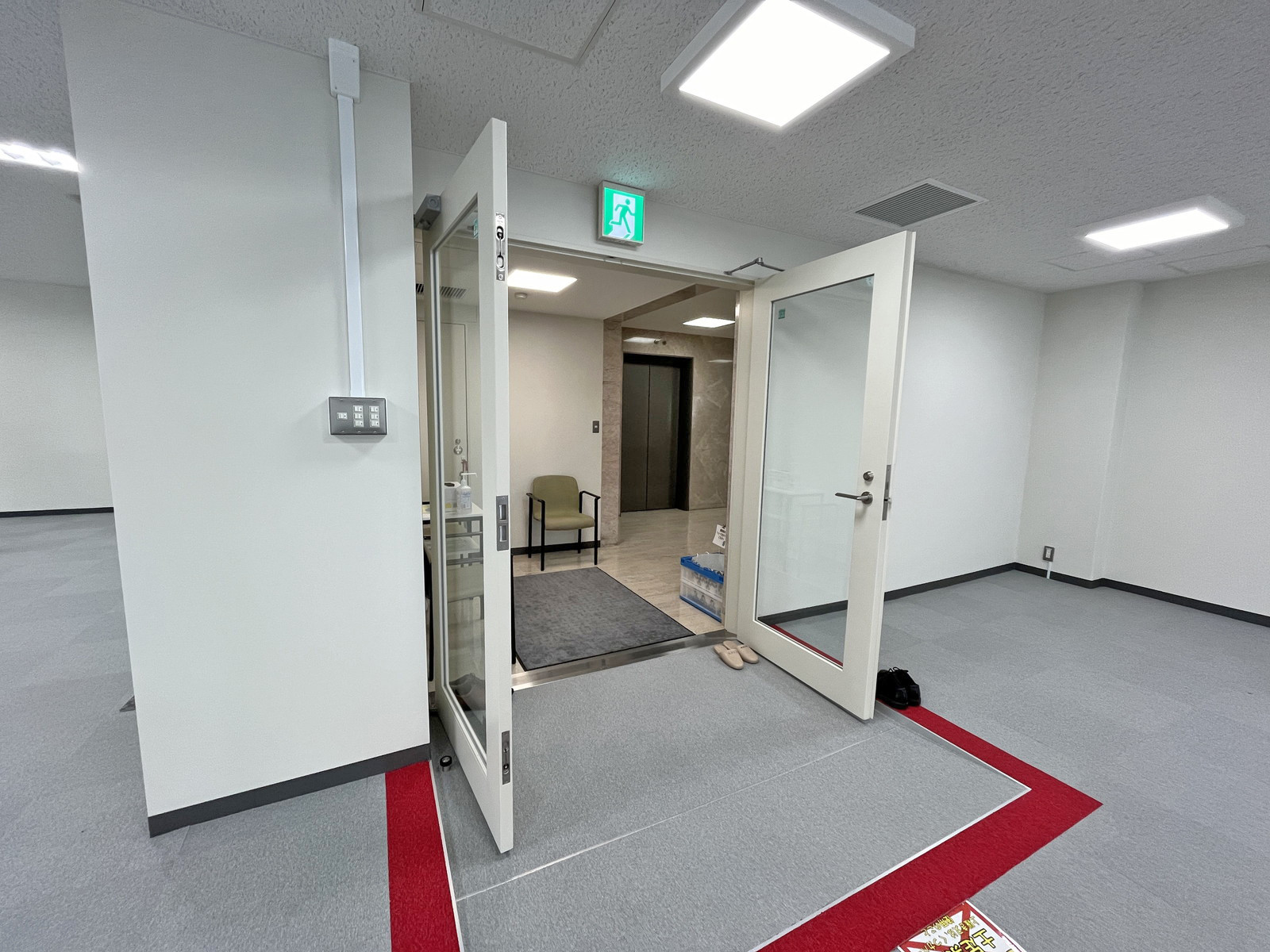 貸室出入口