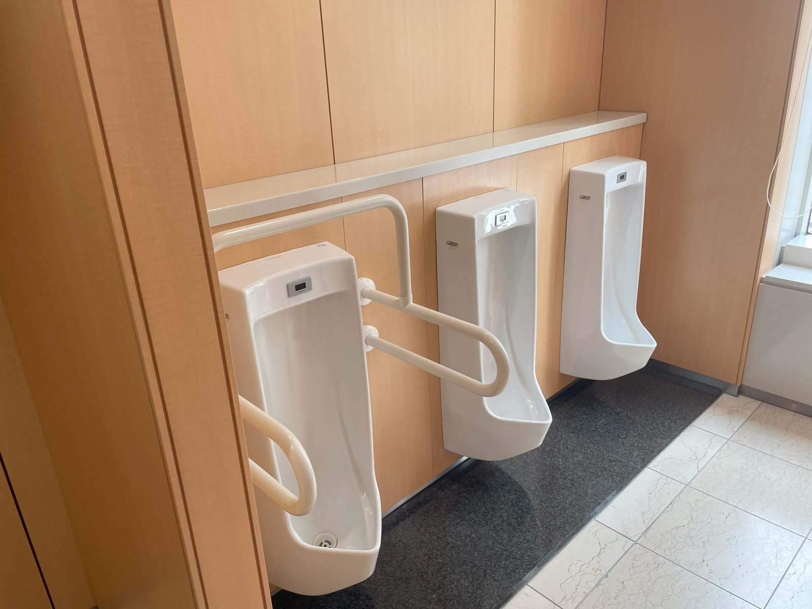 男性用トイレ
