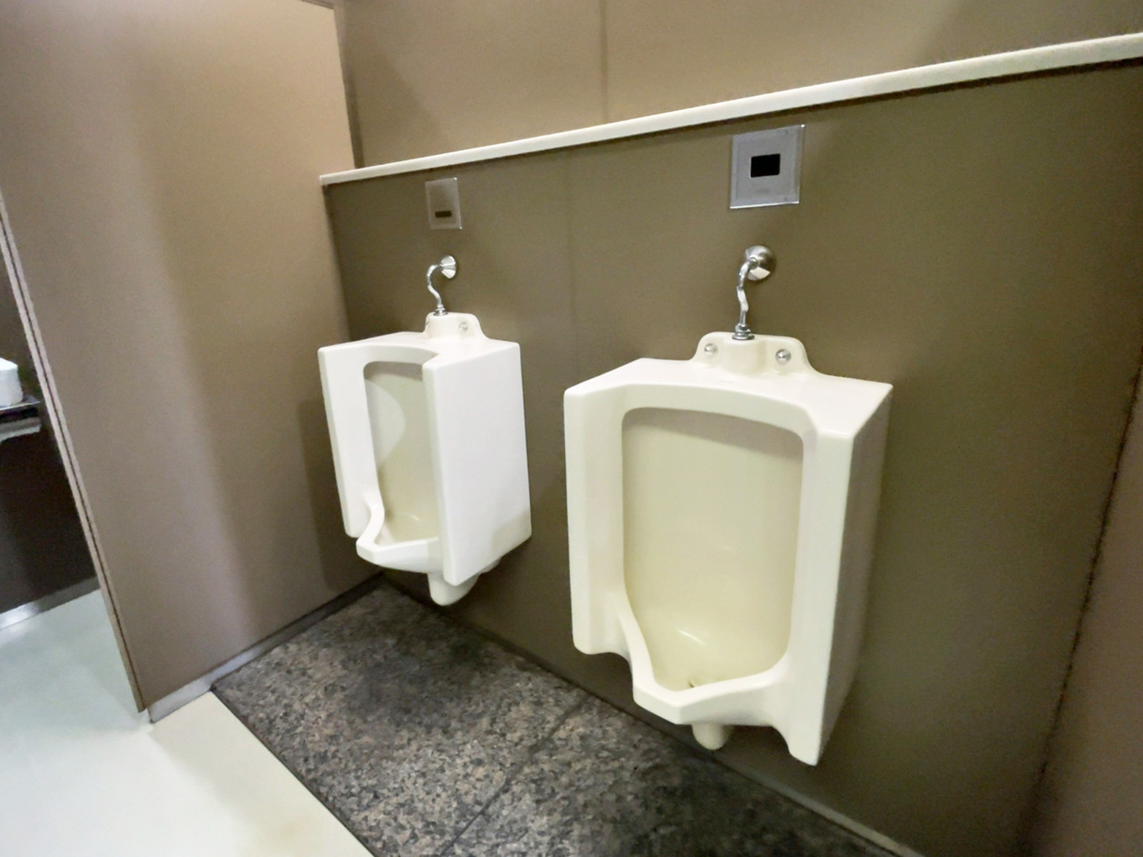 男性用トイレ