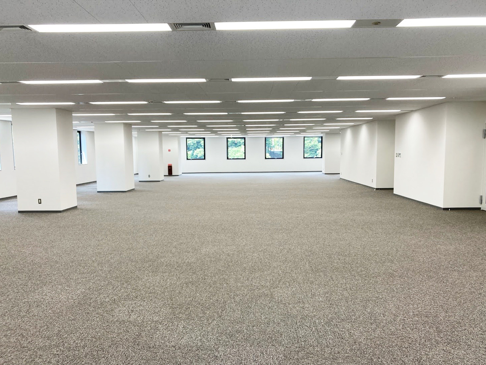 オフィス室内参考画像