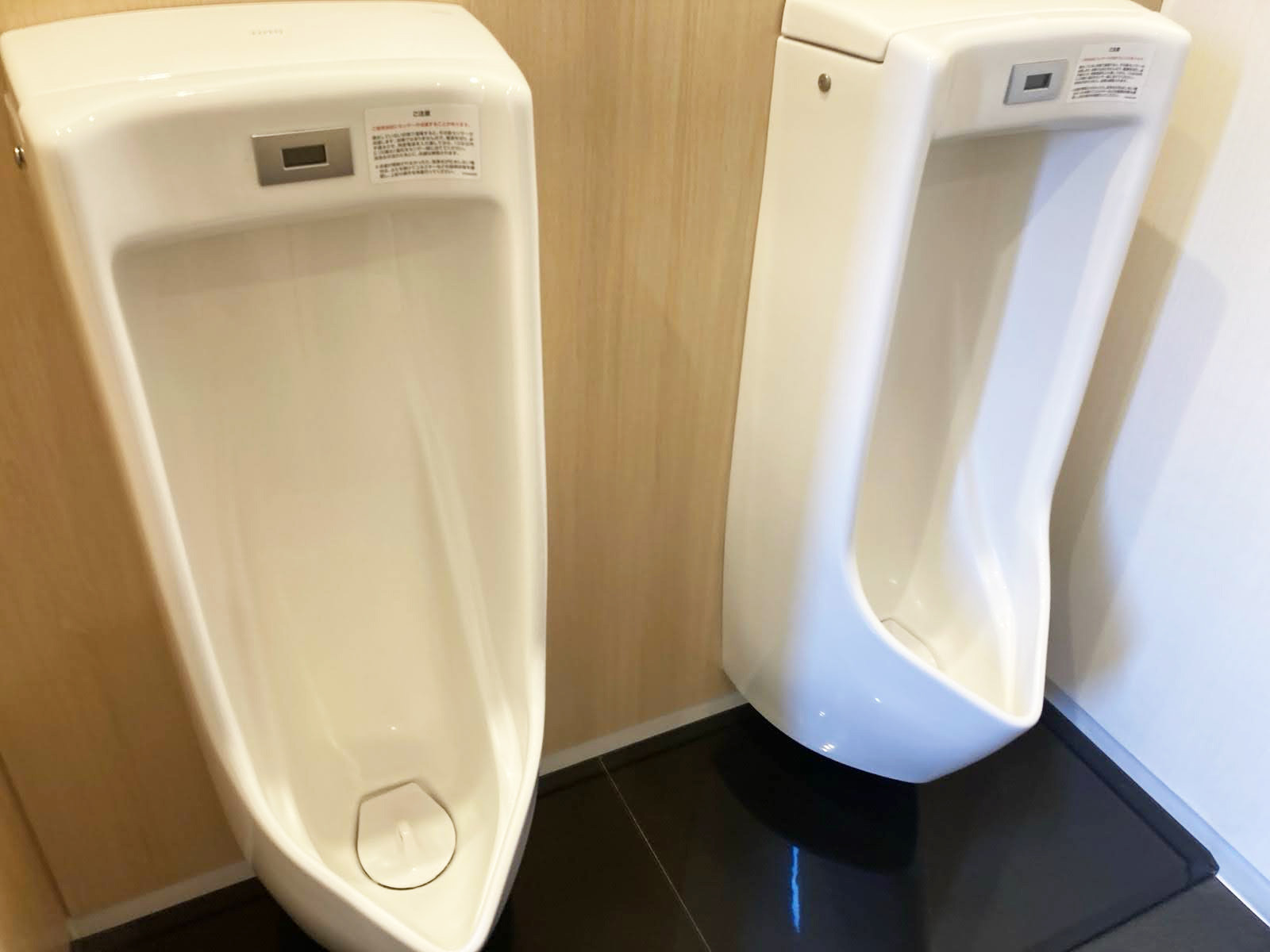 男性用トイレ