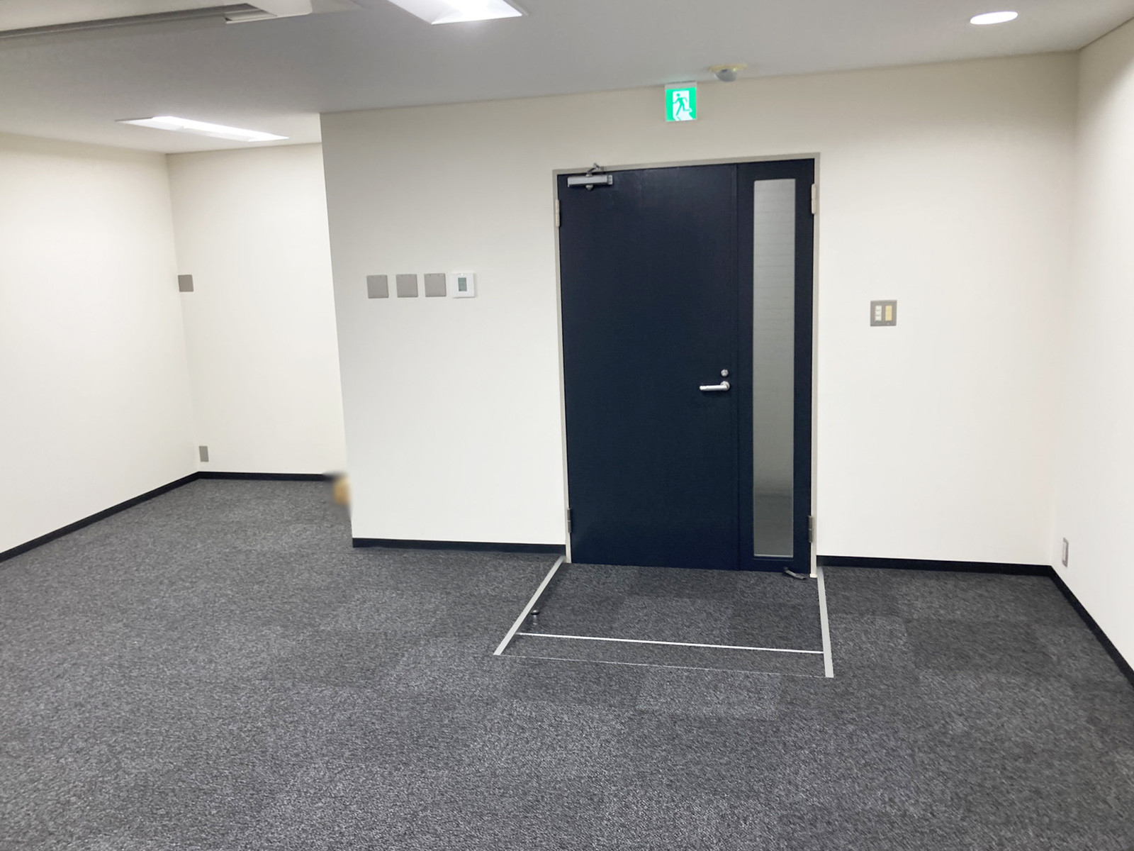 貸室出入口