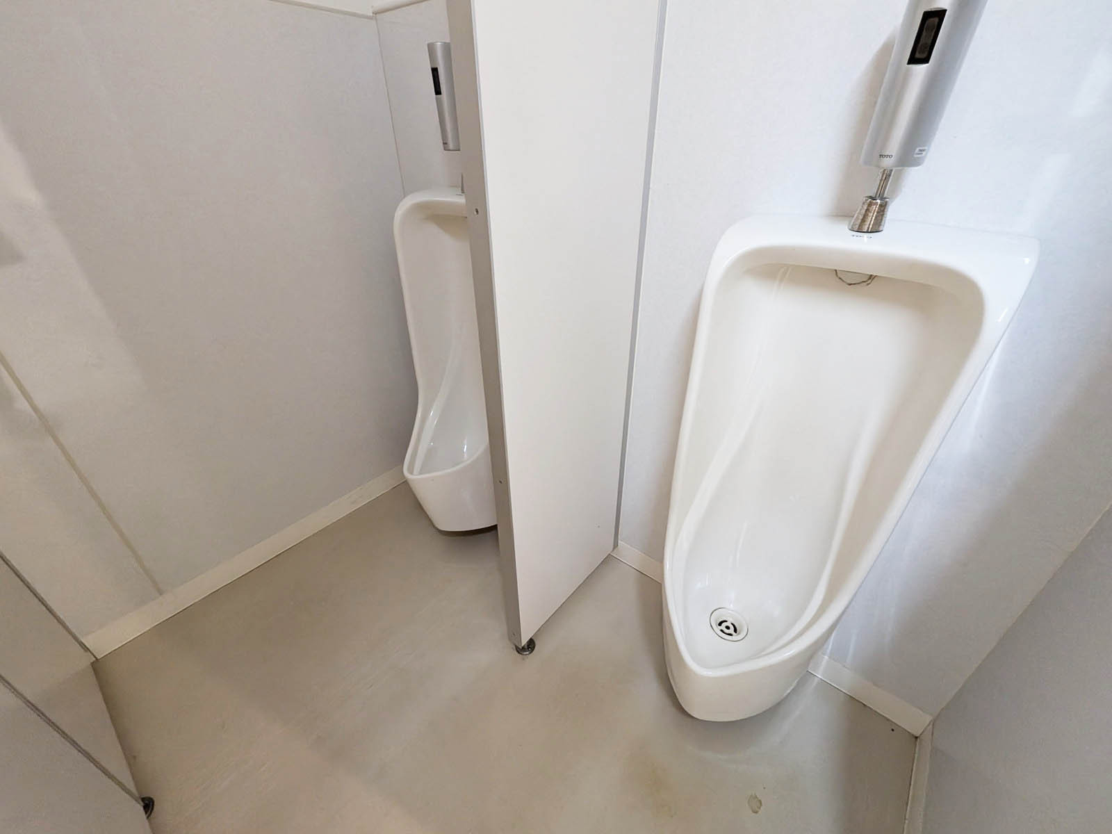 男性用トイレ