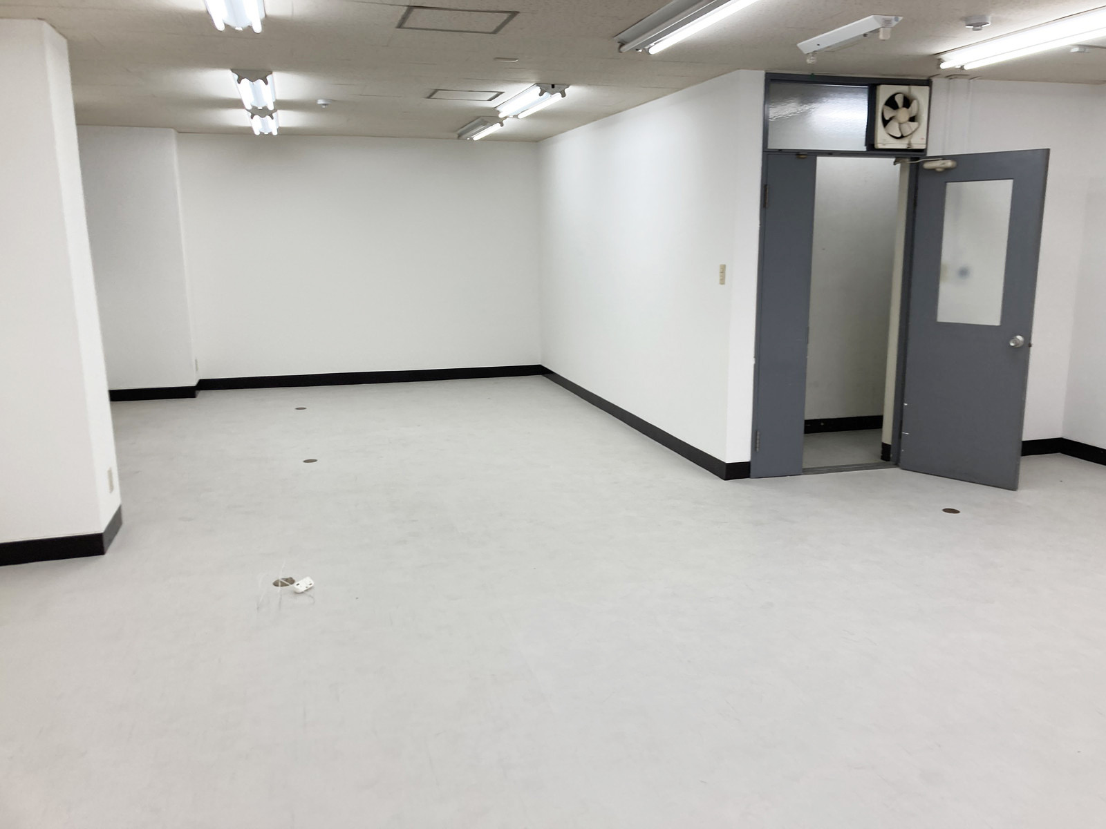 オフィス室内参考画像