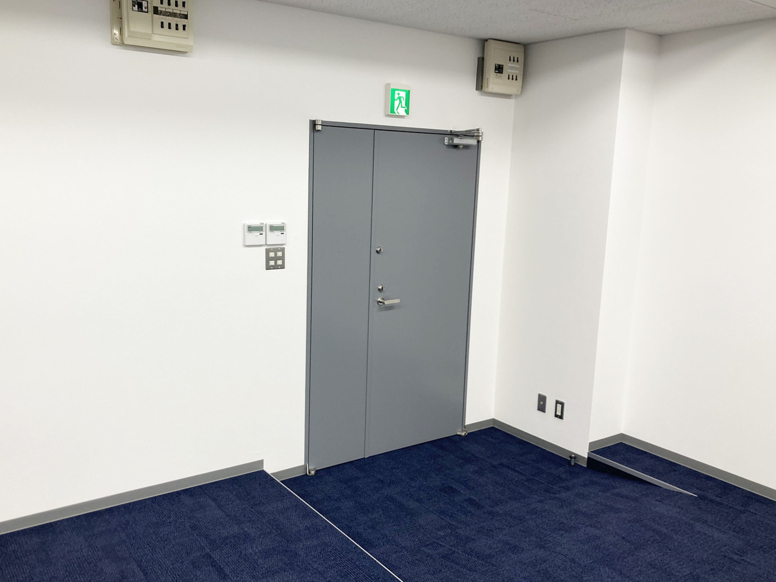 貸室出入口