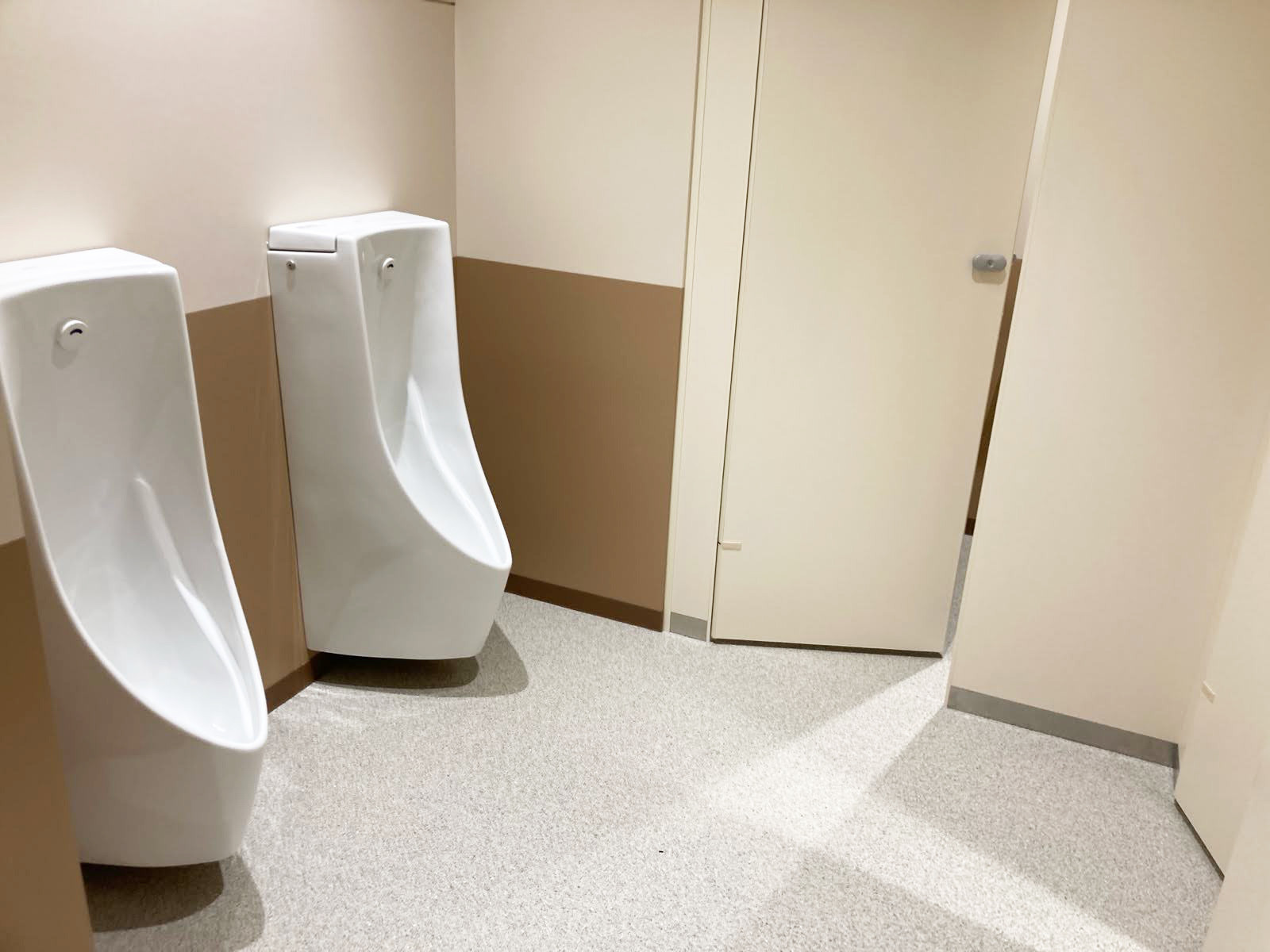 男性用トイレ