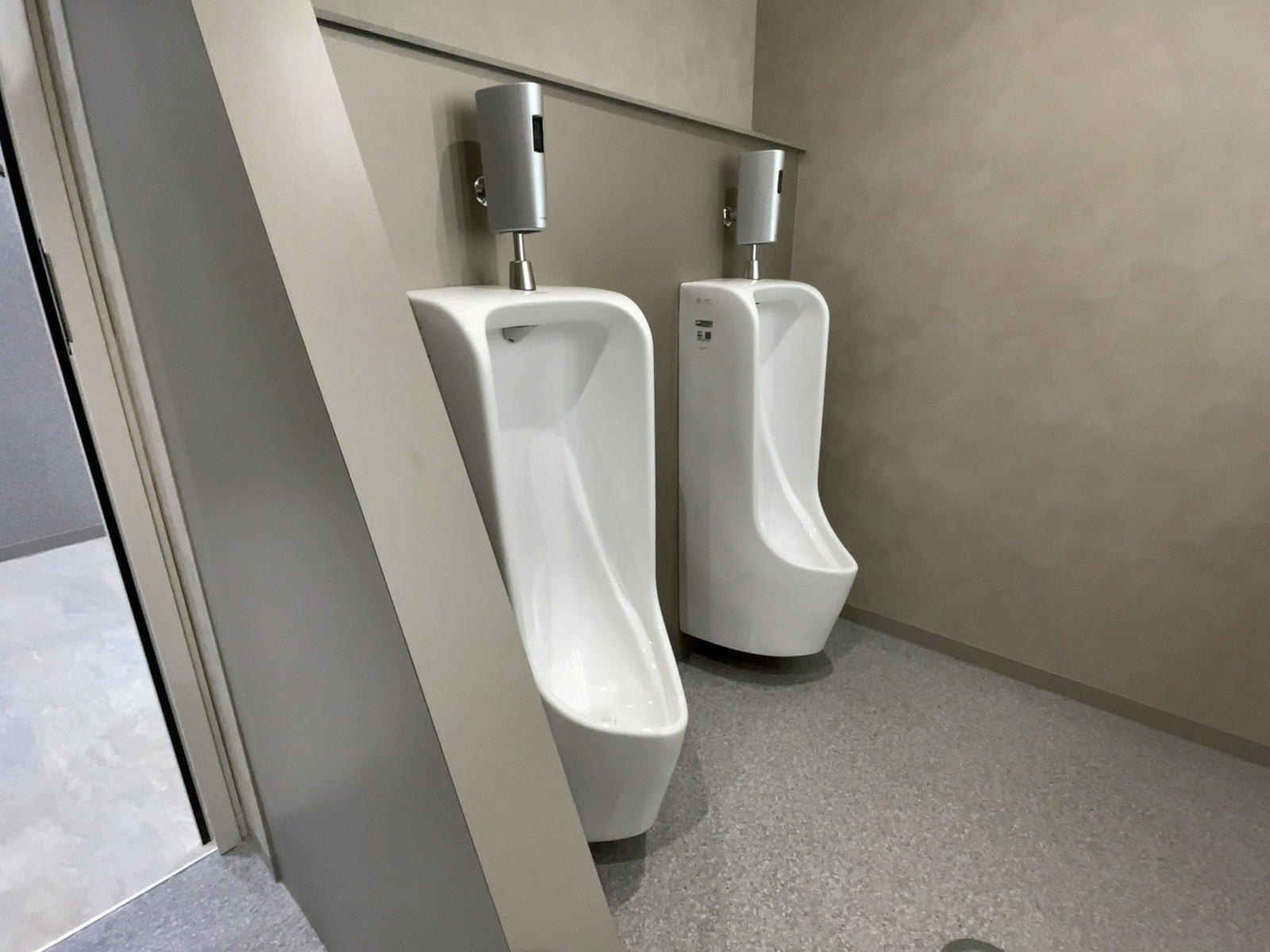 男性用トイレ