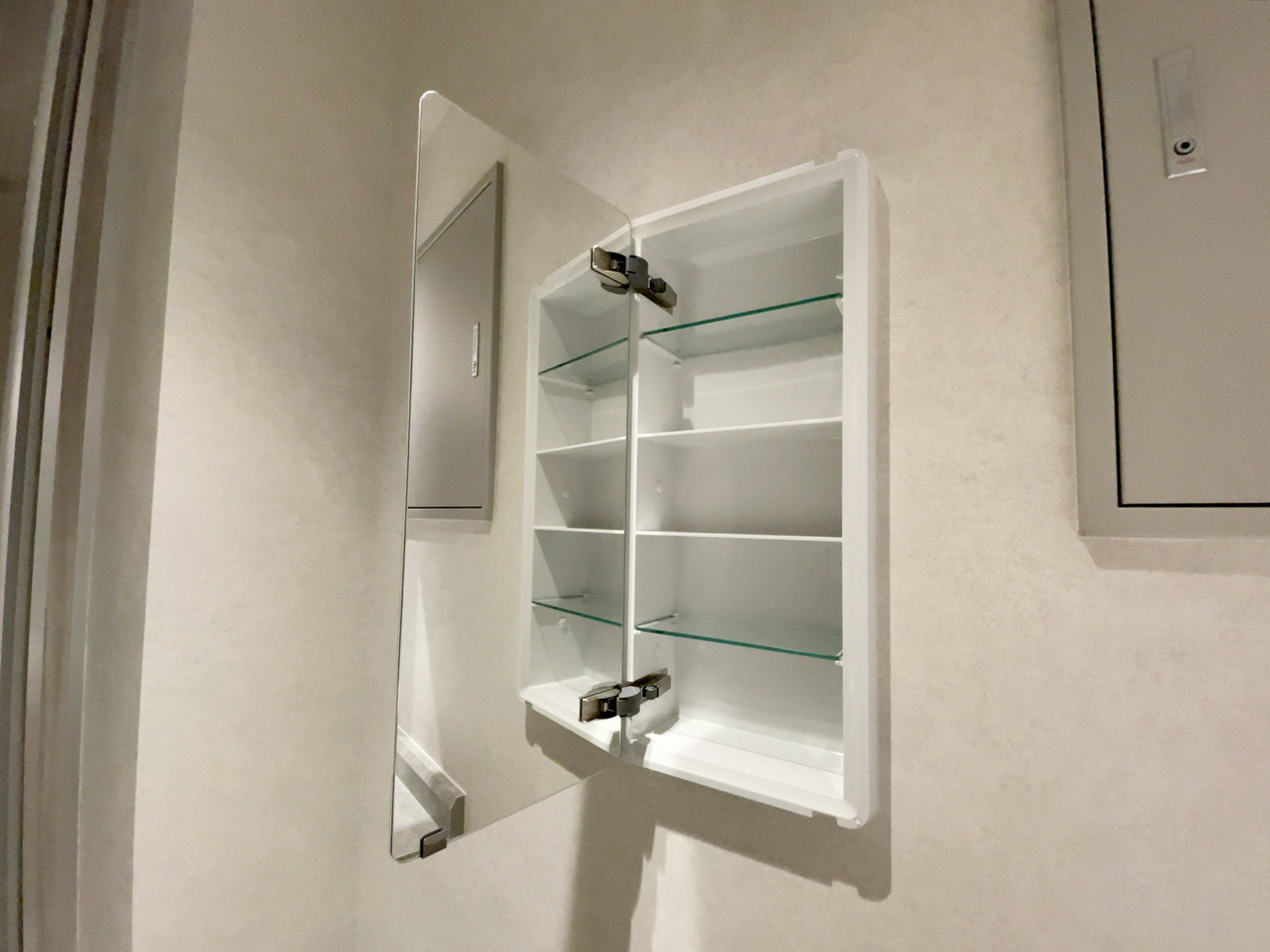 女性用トイレの小物入れ