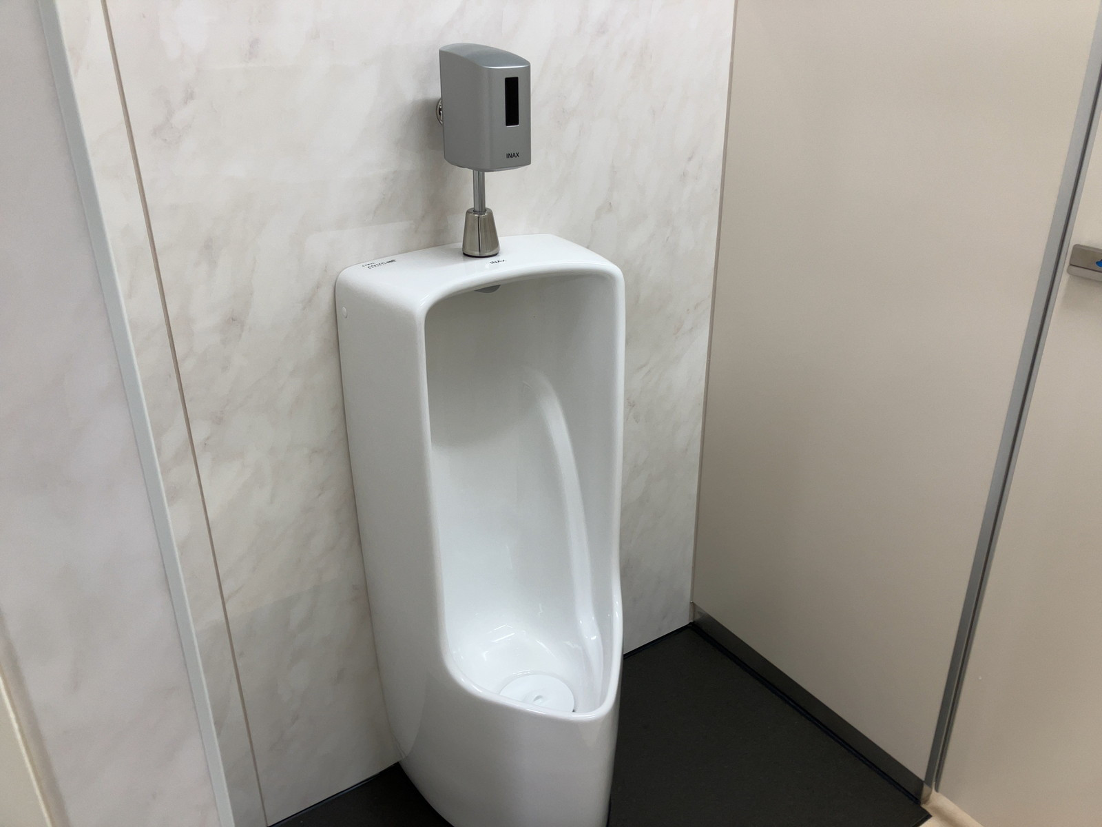 男性用トイレ