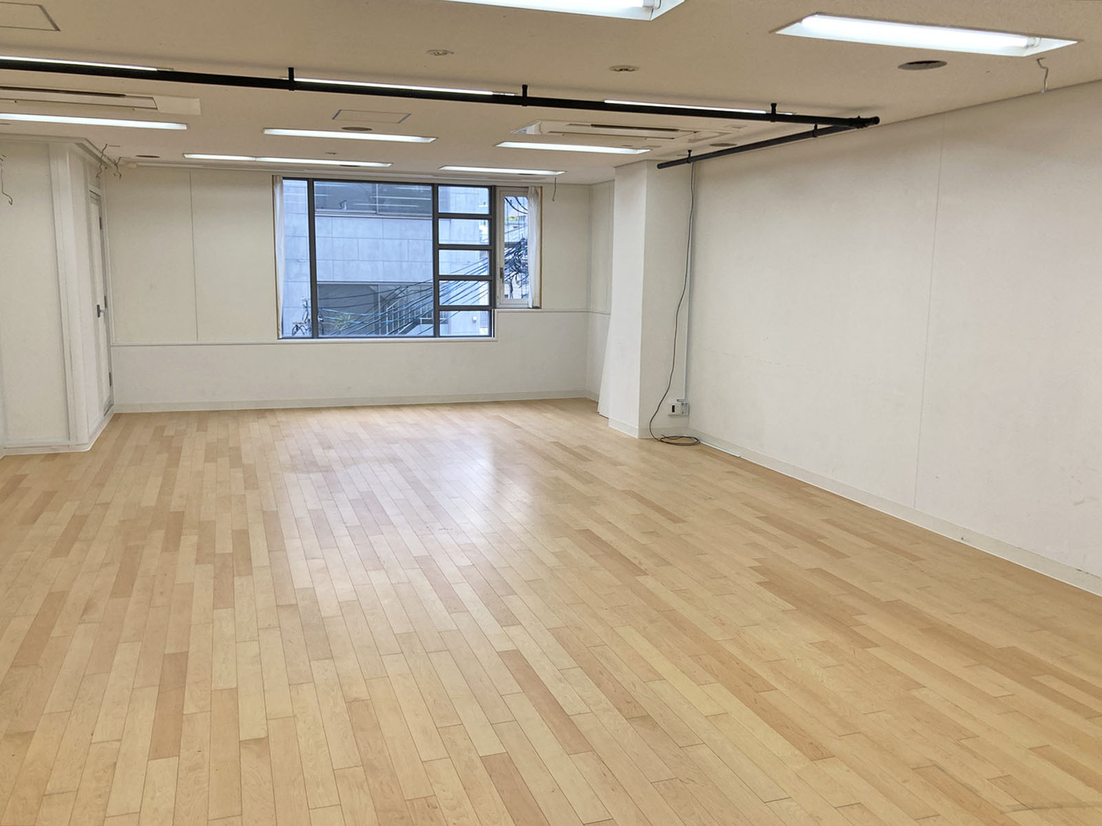 オフィス室内参考画像（3階・約31坪）