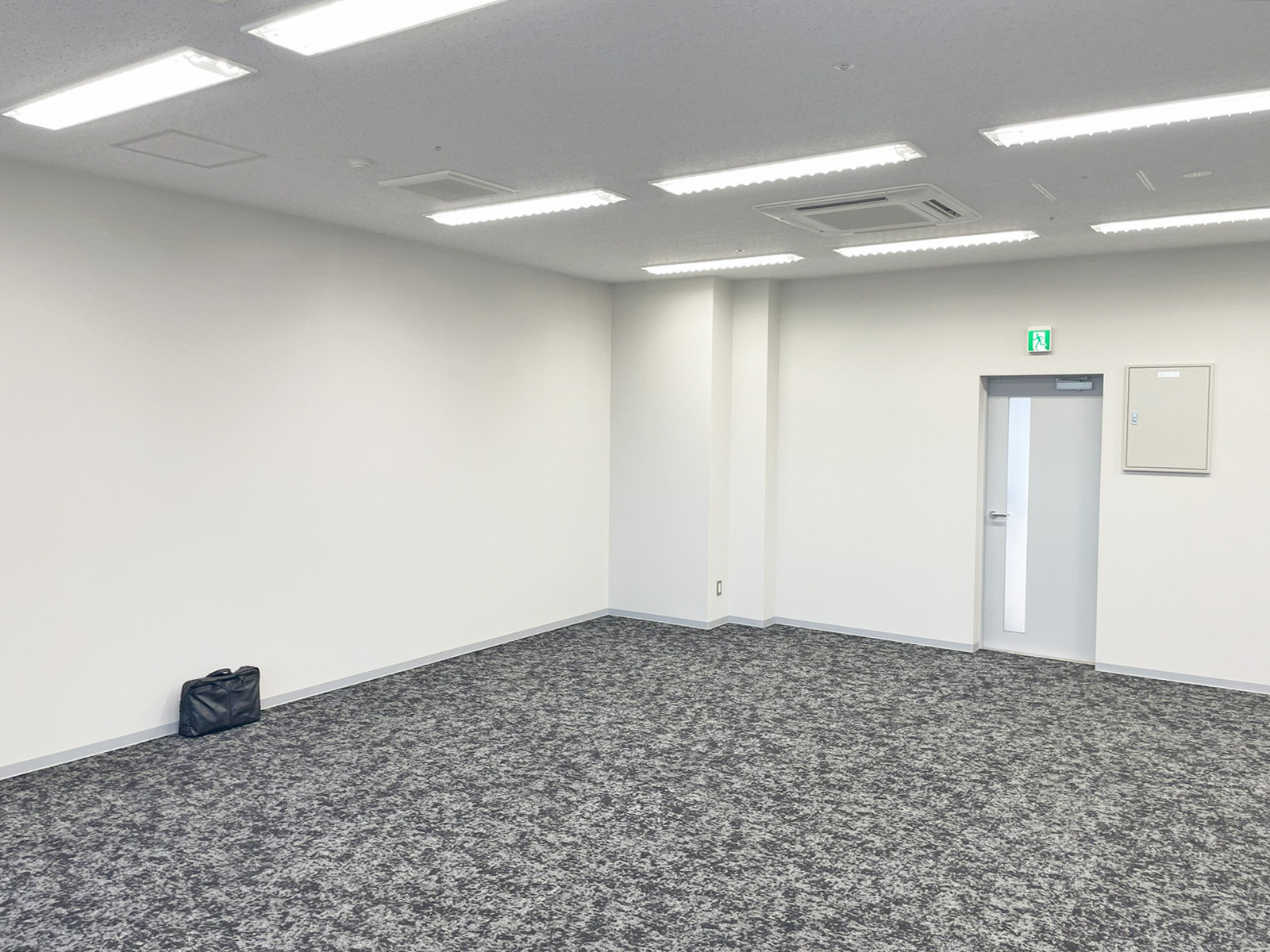 オフィス室内参考画像（9階・約22坪）