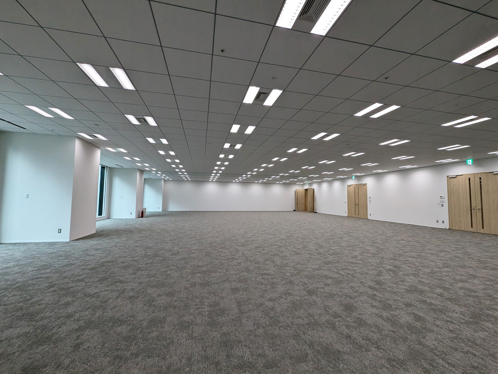 別フロアの室内参考画像(3階・約246坪)