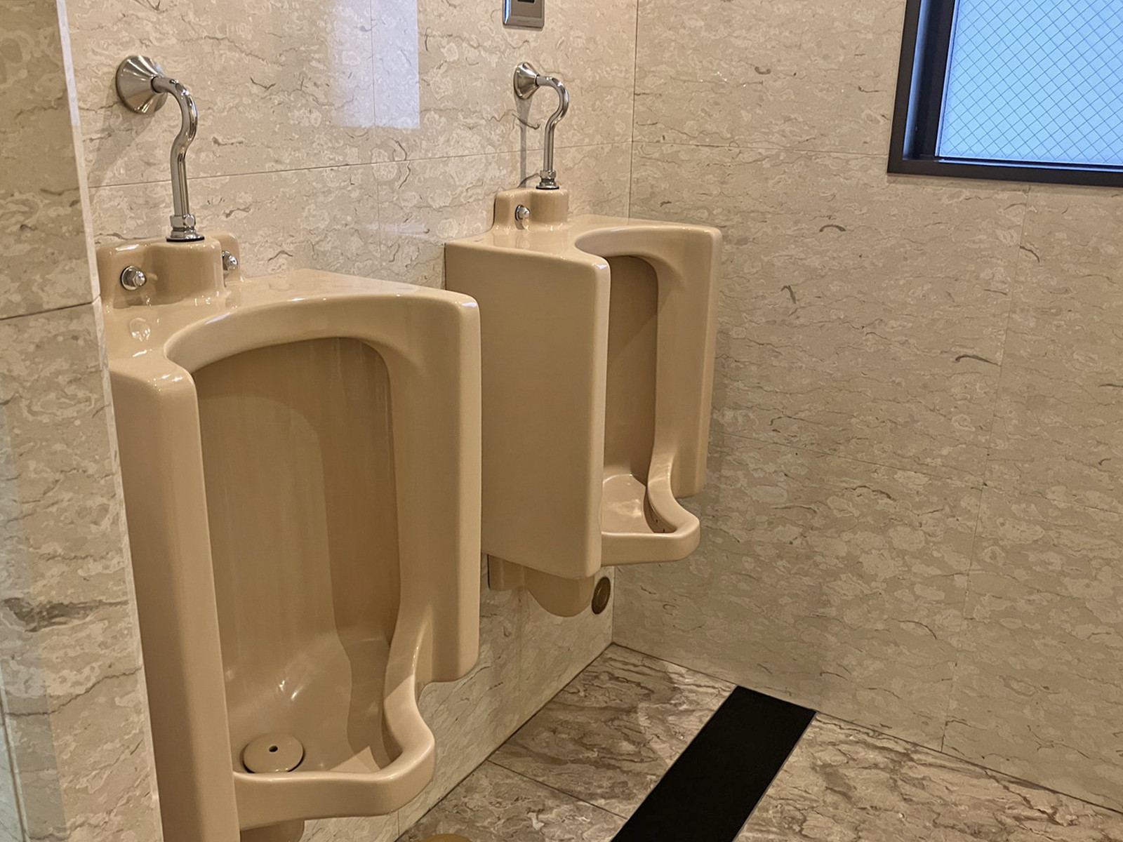 男性用トイレ