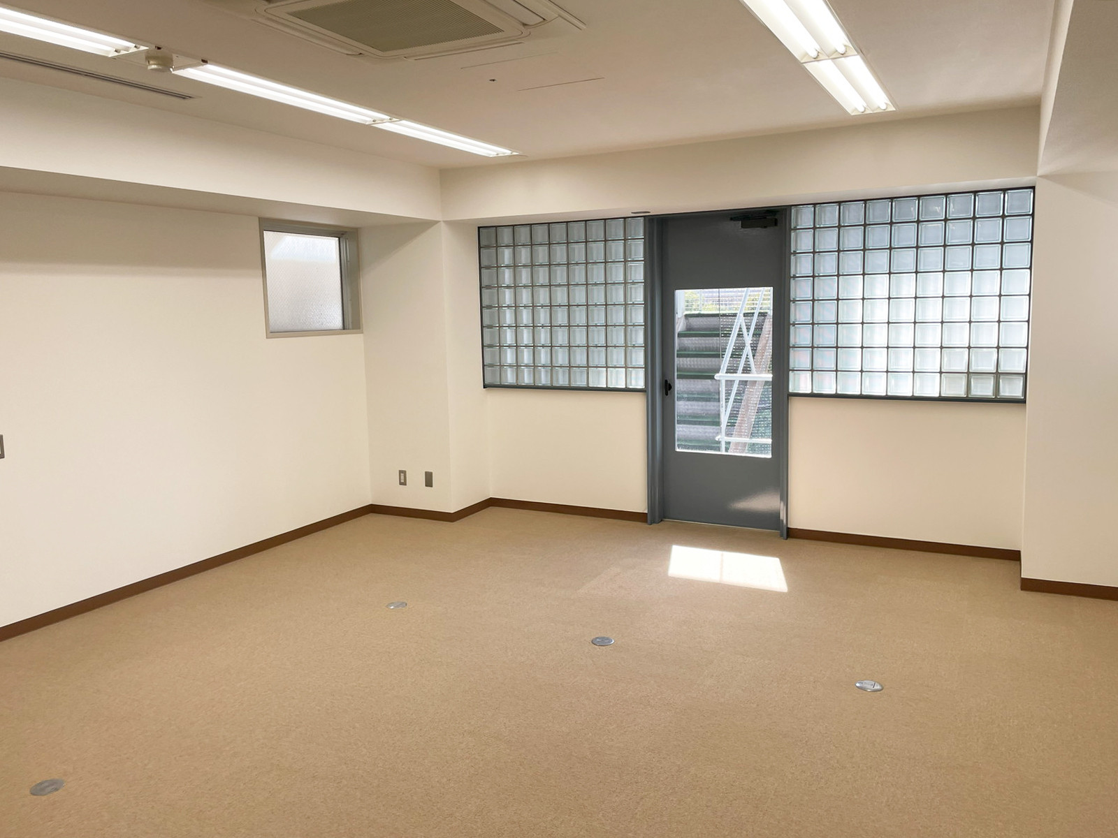 オフィス室内参考画像(8階・約36坪)
