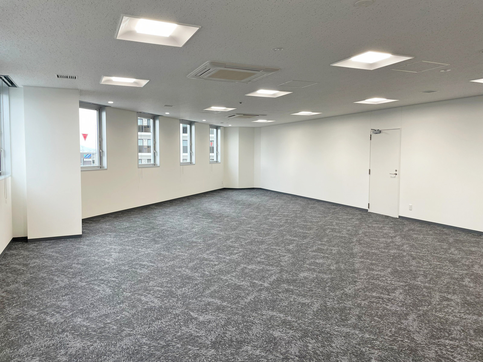 オフィス室内参考画像（9階・約29坪）