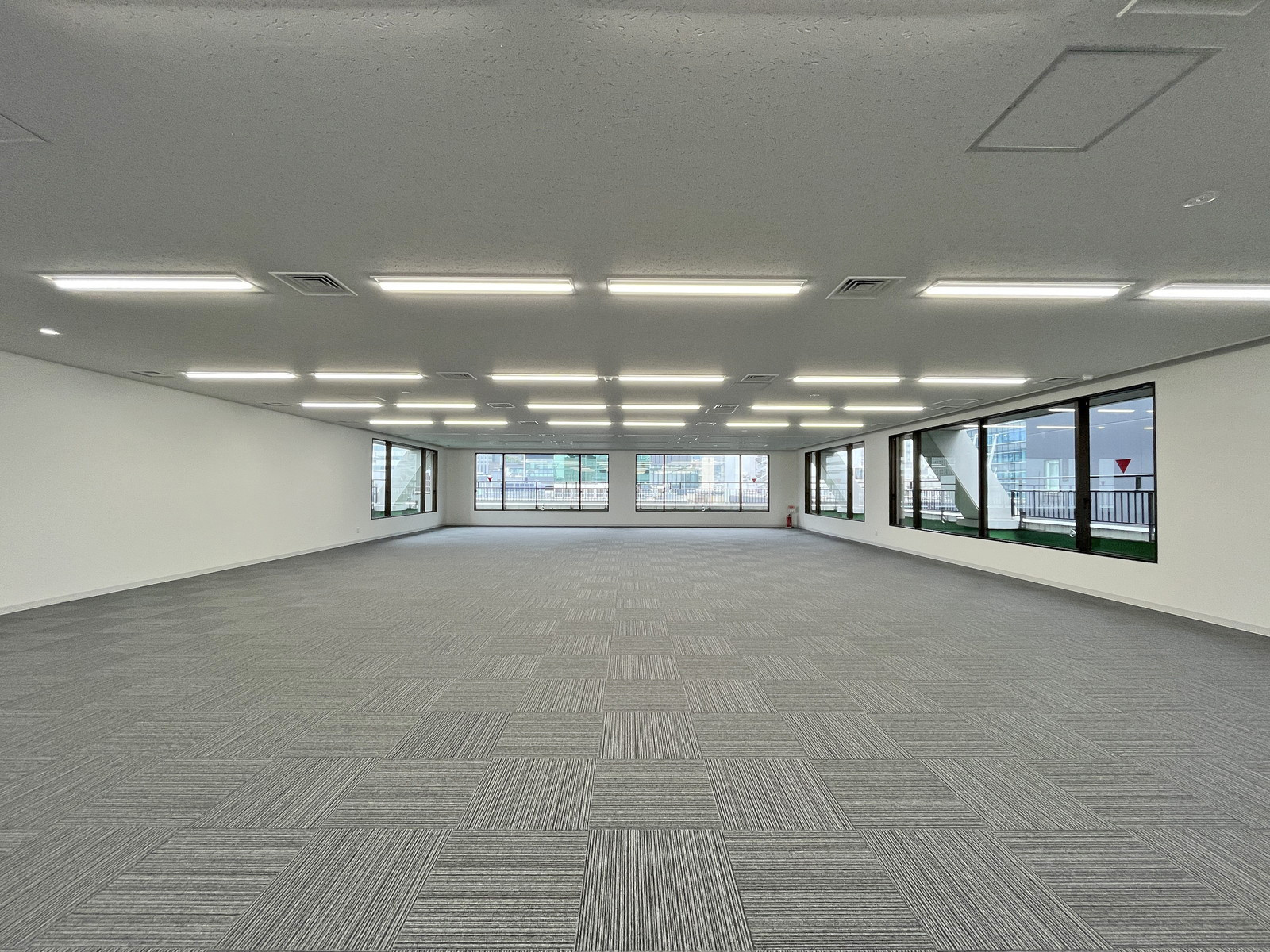 別フロア室内参考画像（9階・約105坪）