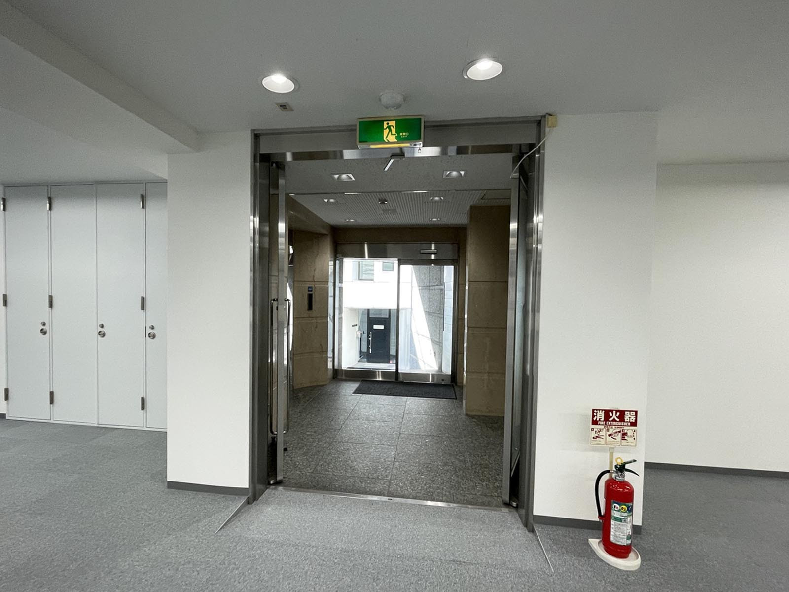 貸室出入口