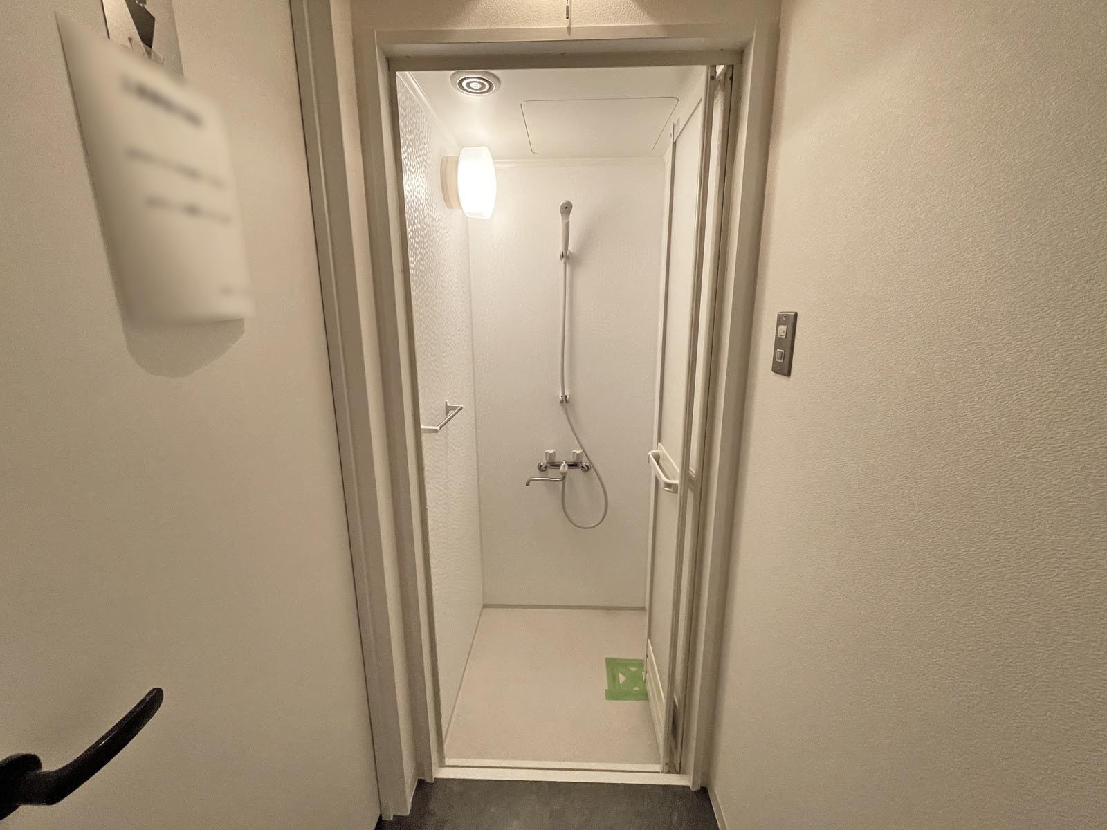 シャワールーム