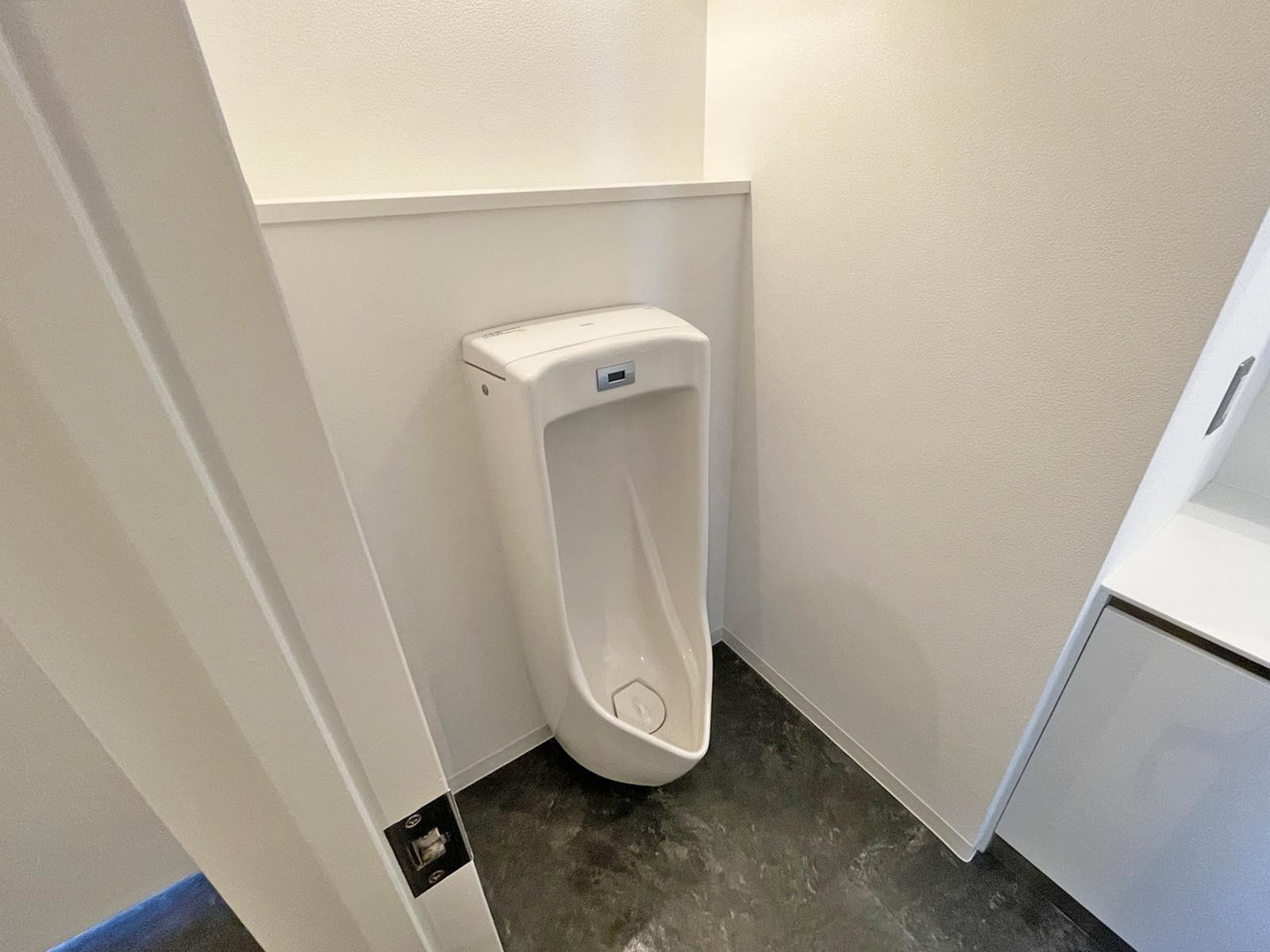 男性用トイレ