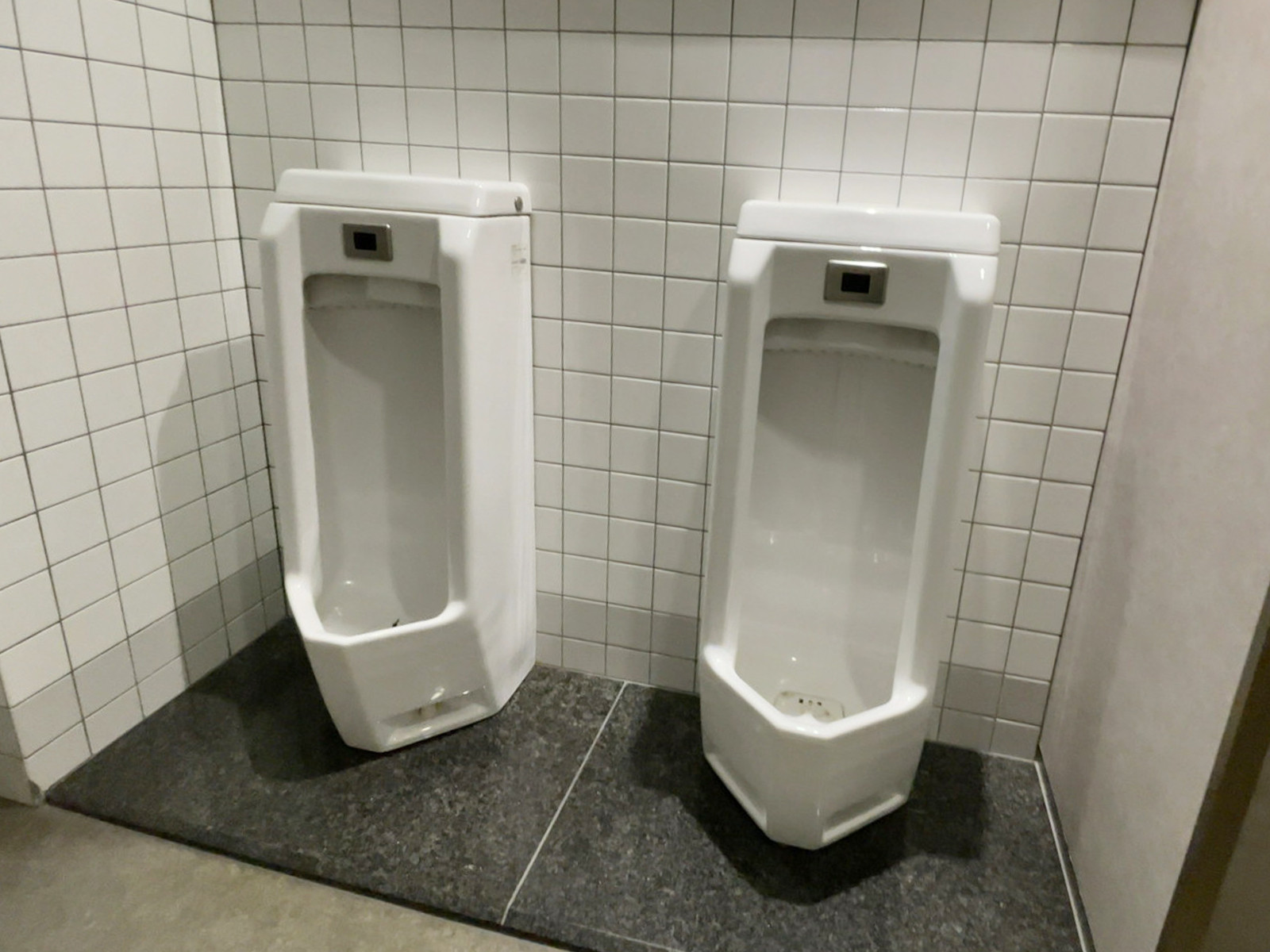 男性用トイレ