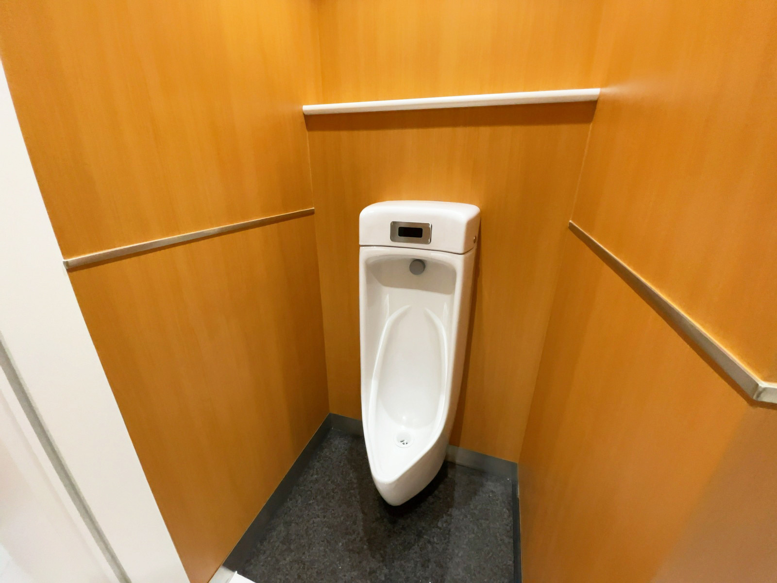 男性用トイレ