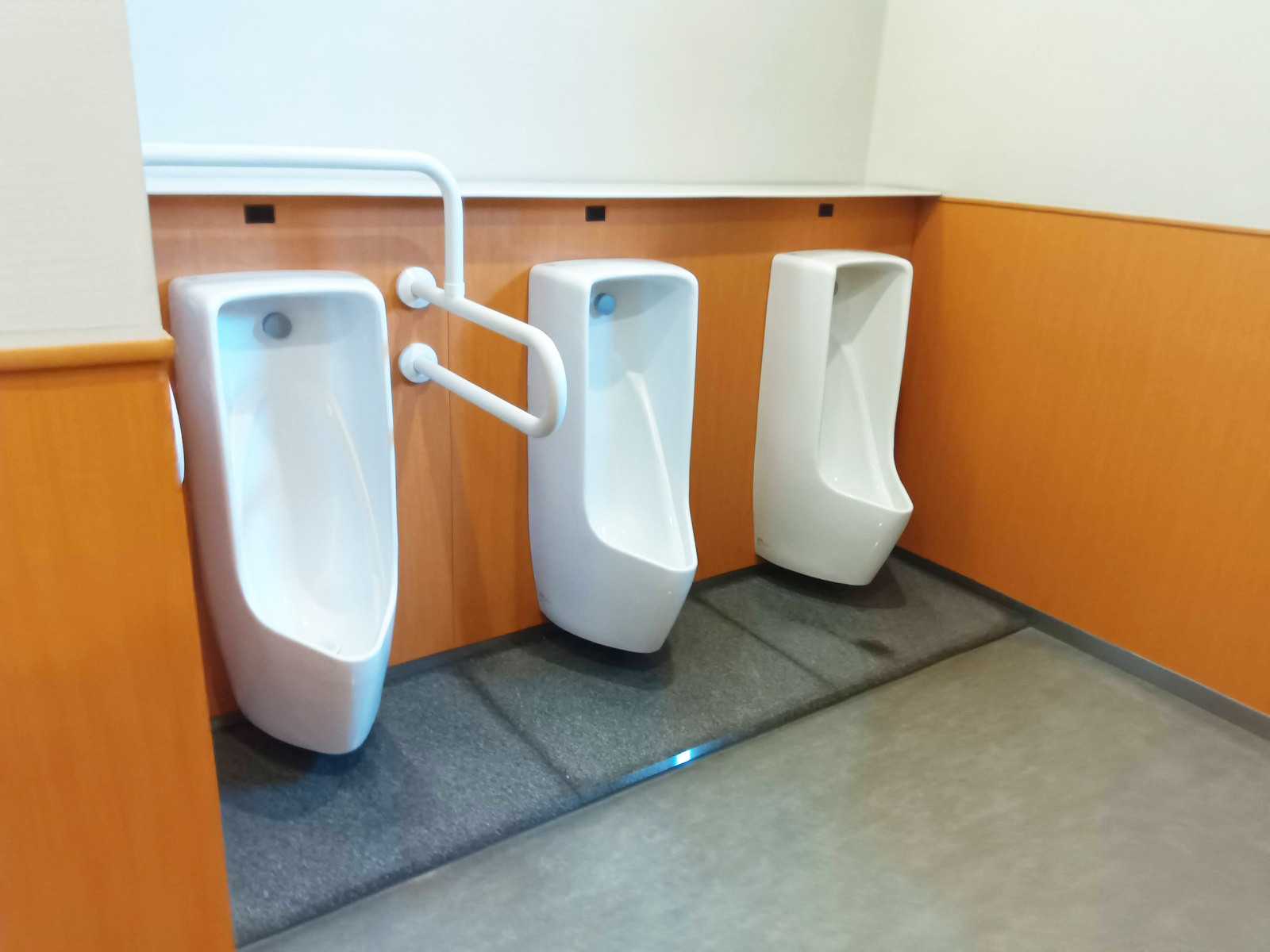 男性用トイレ