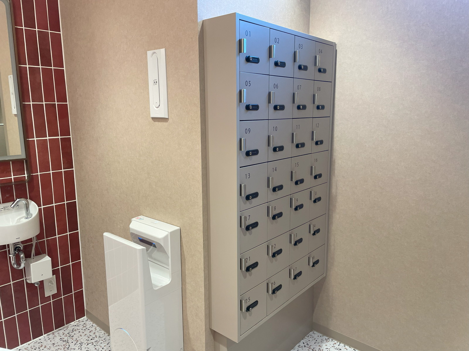 トイレ内の小物入れ