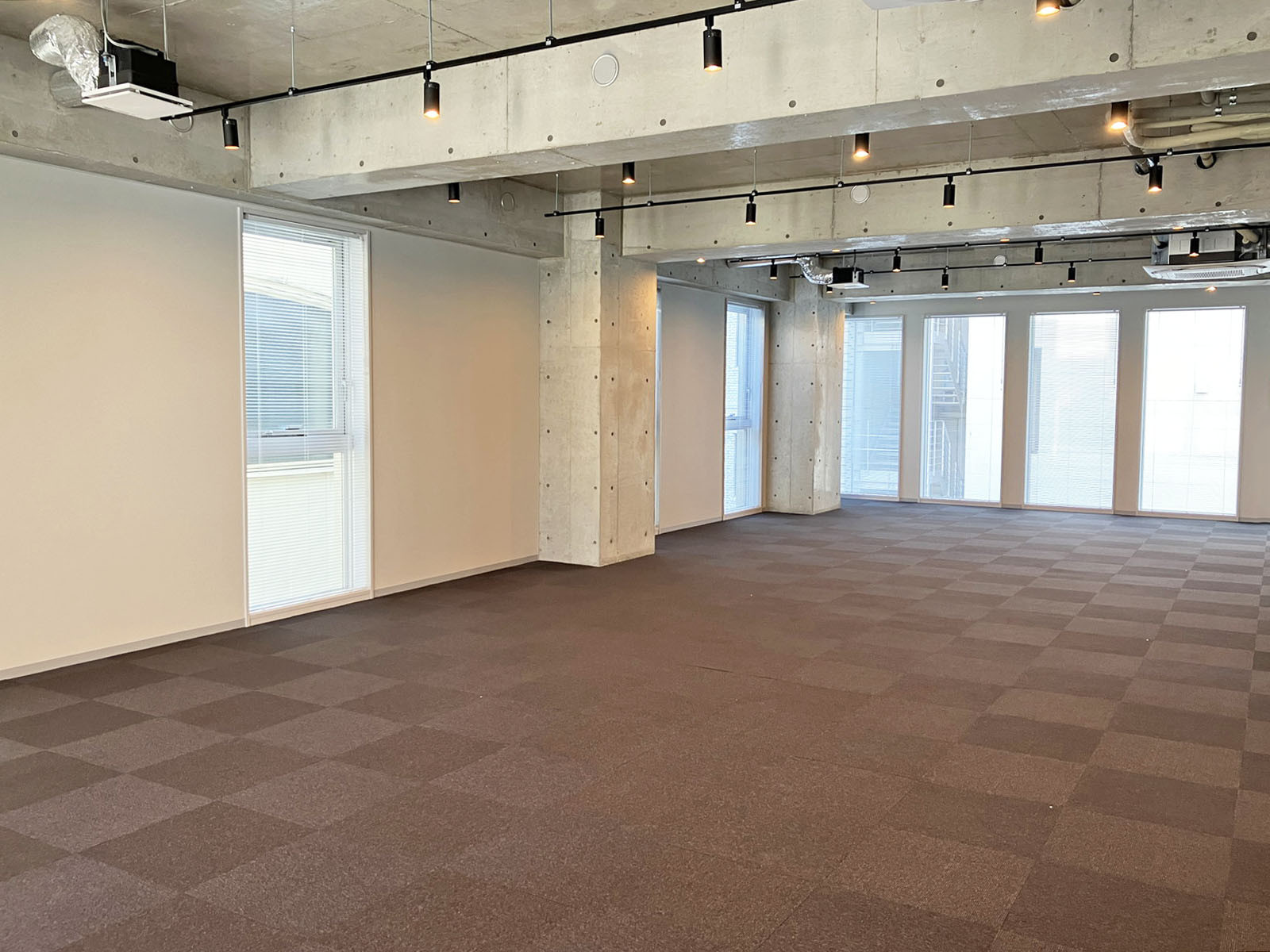 オフィス室内参考画像（6階・35坪）