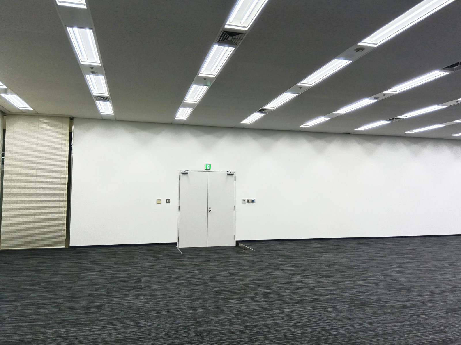 別角度の様子